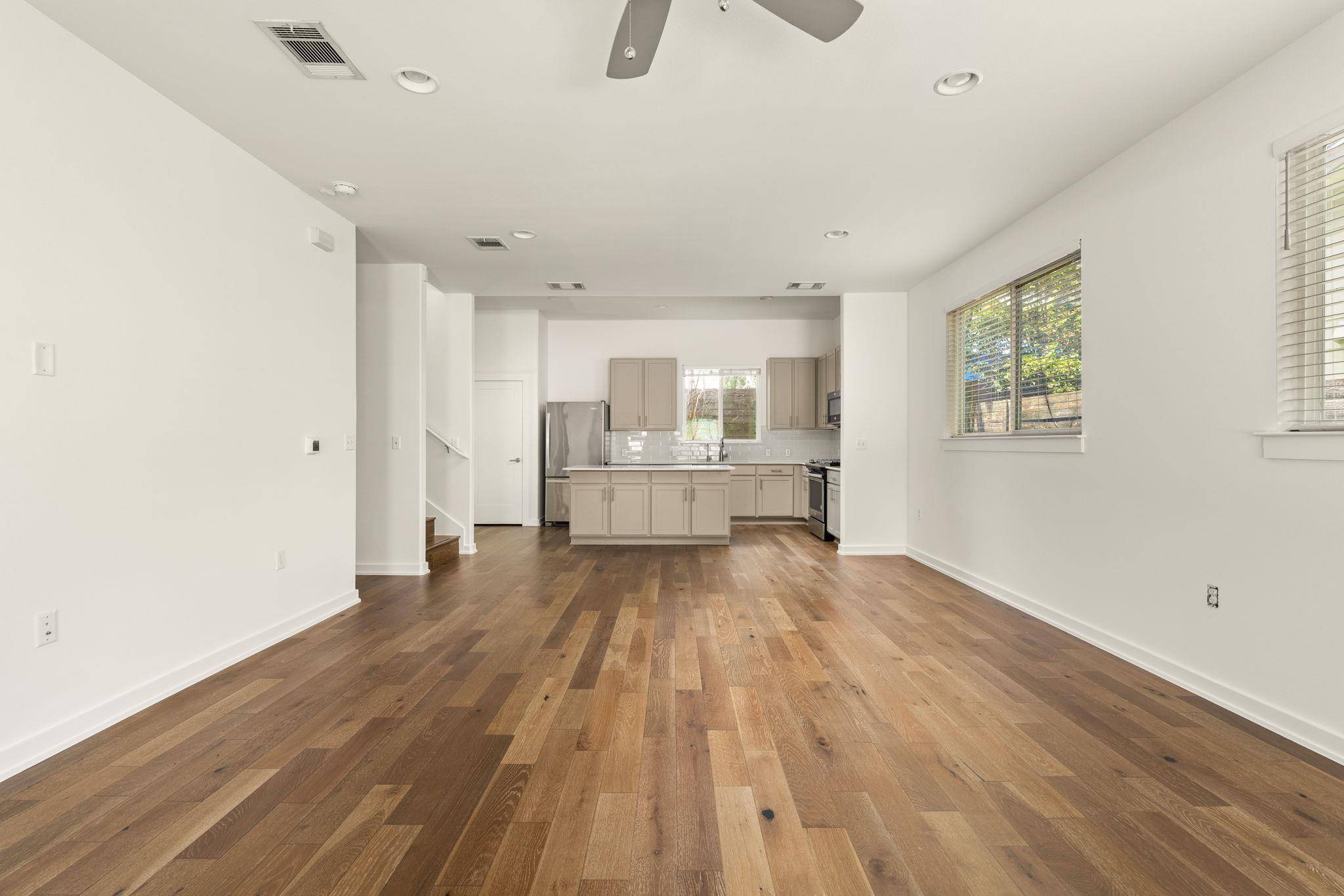 6800 Menchaca RD #9, Austin, TX 78745