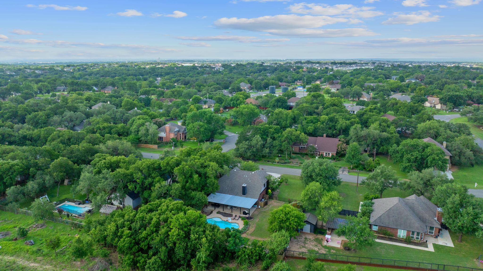 222 Primrose DR, Kyle, TX 78640
