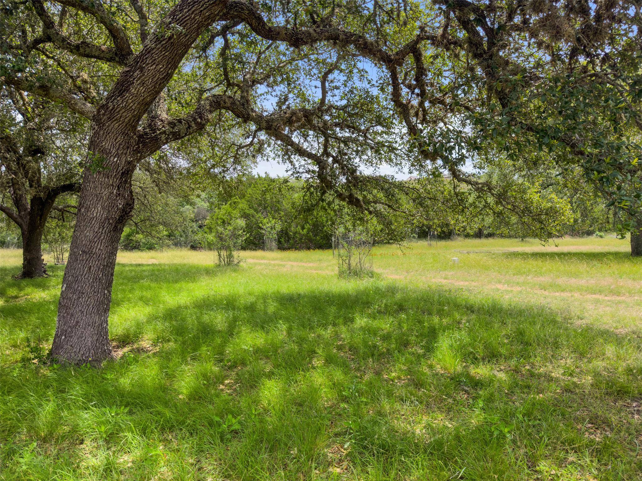 428 Summit Spring LN, Johnson City, TX 78636