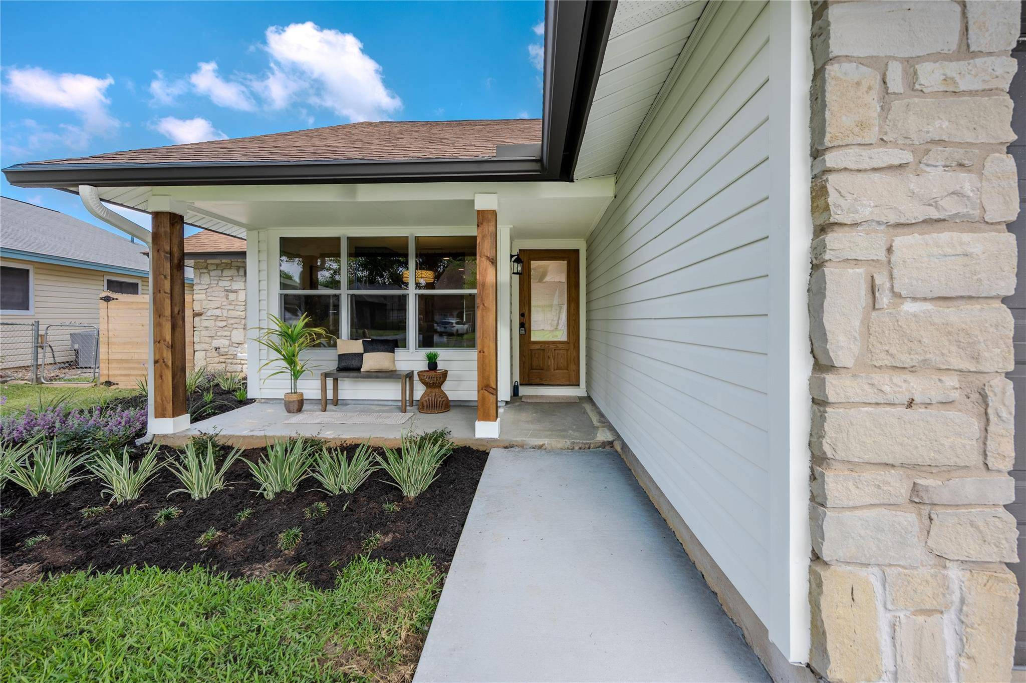 9911 Woodshire DR, Austin, TX 78748