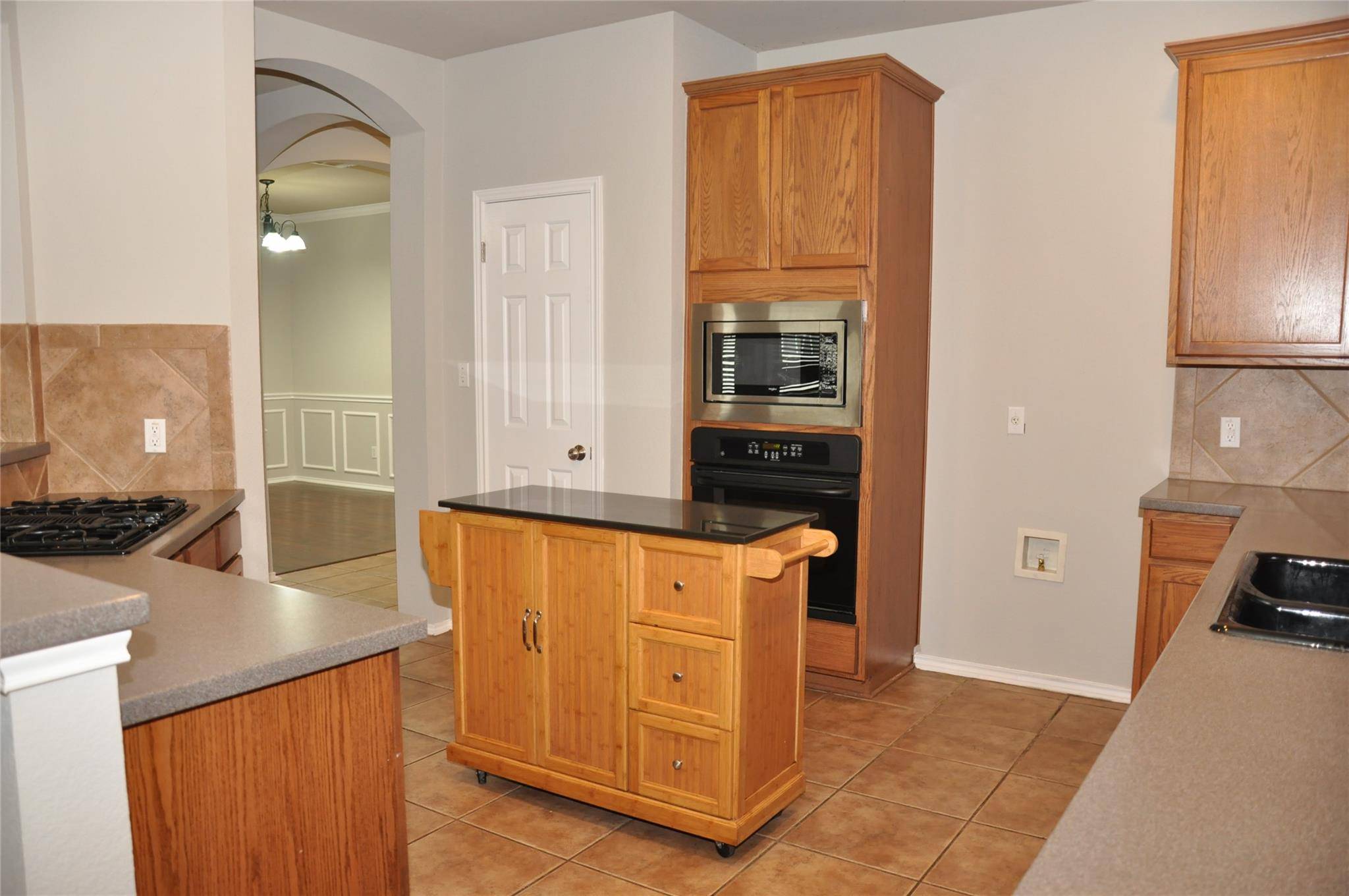 507 Las Colinas DR, Leander, TX 78641