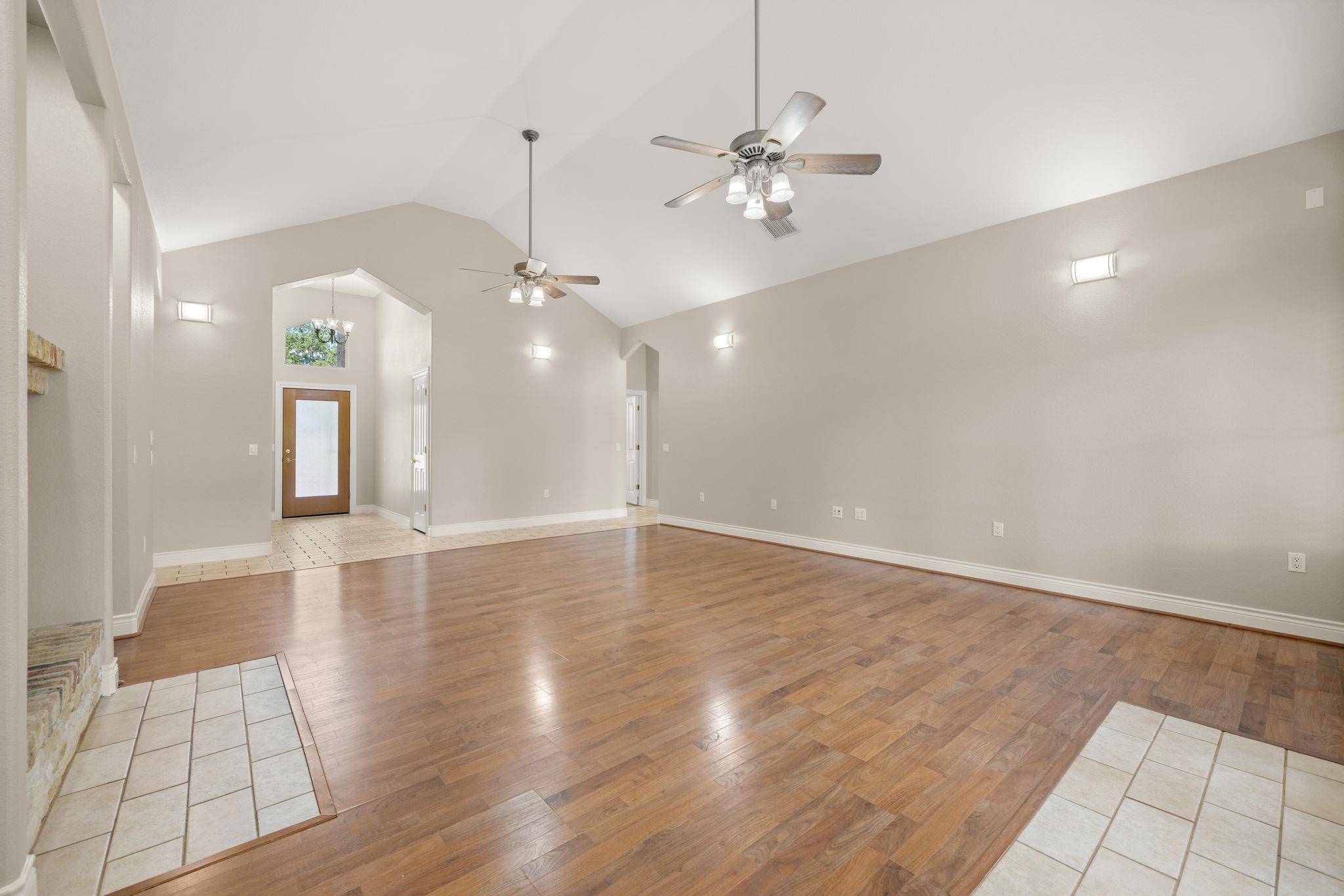 509 Meadow Oaks DR, Dripping Springs, TX 78620