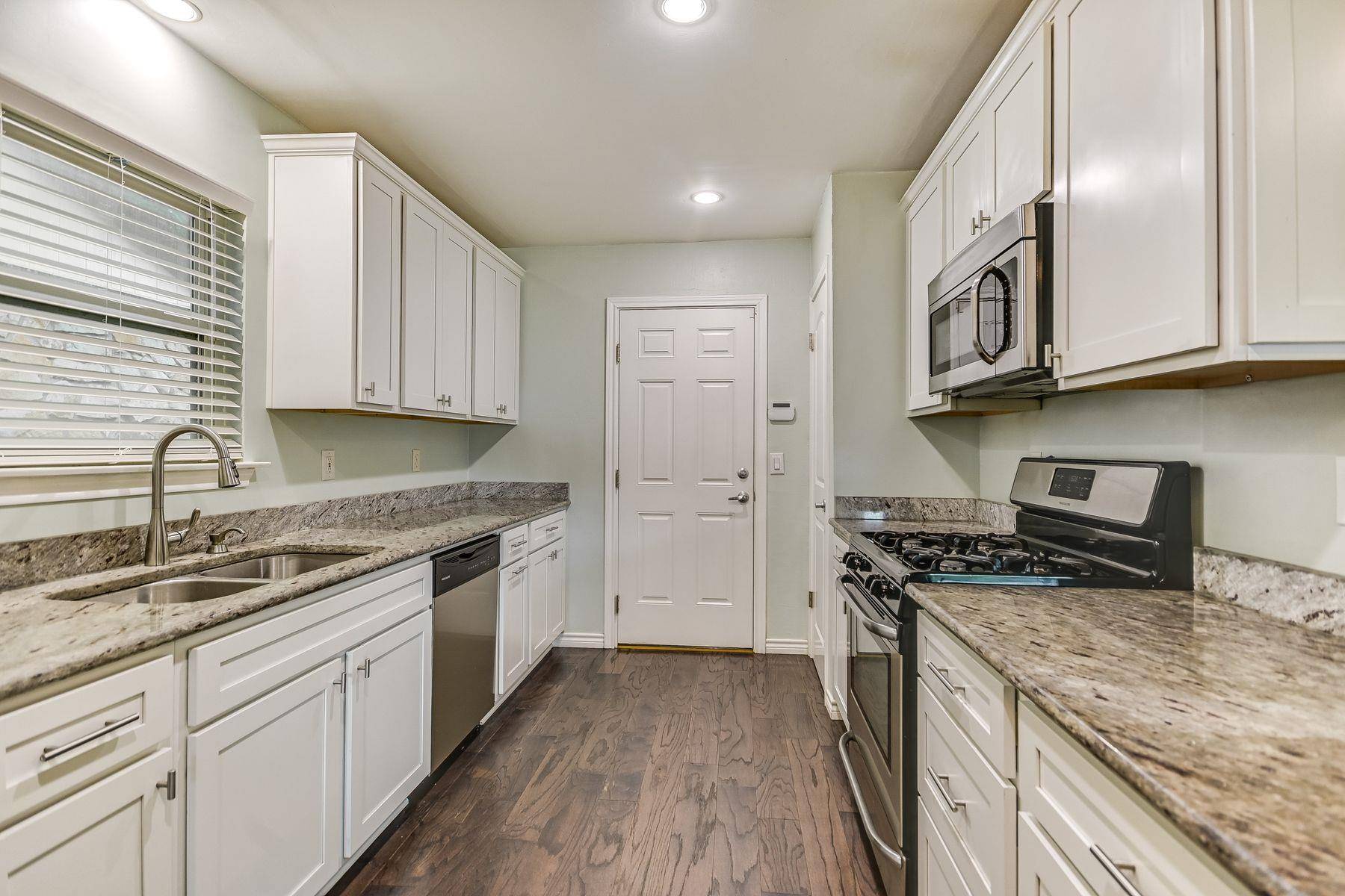 12107 Scissortail DR, Austin, TX 78750
