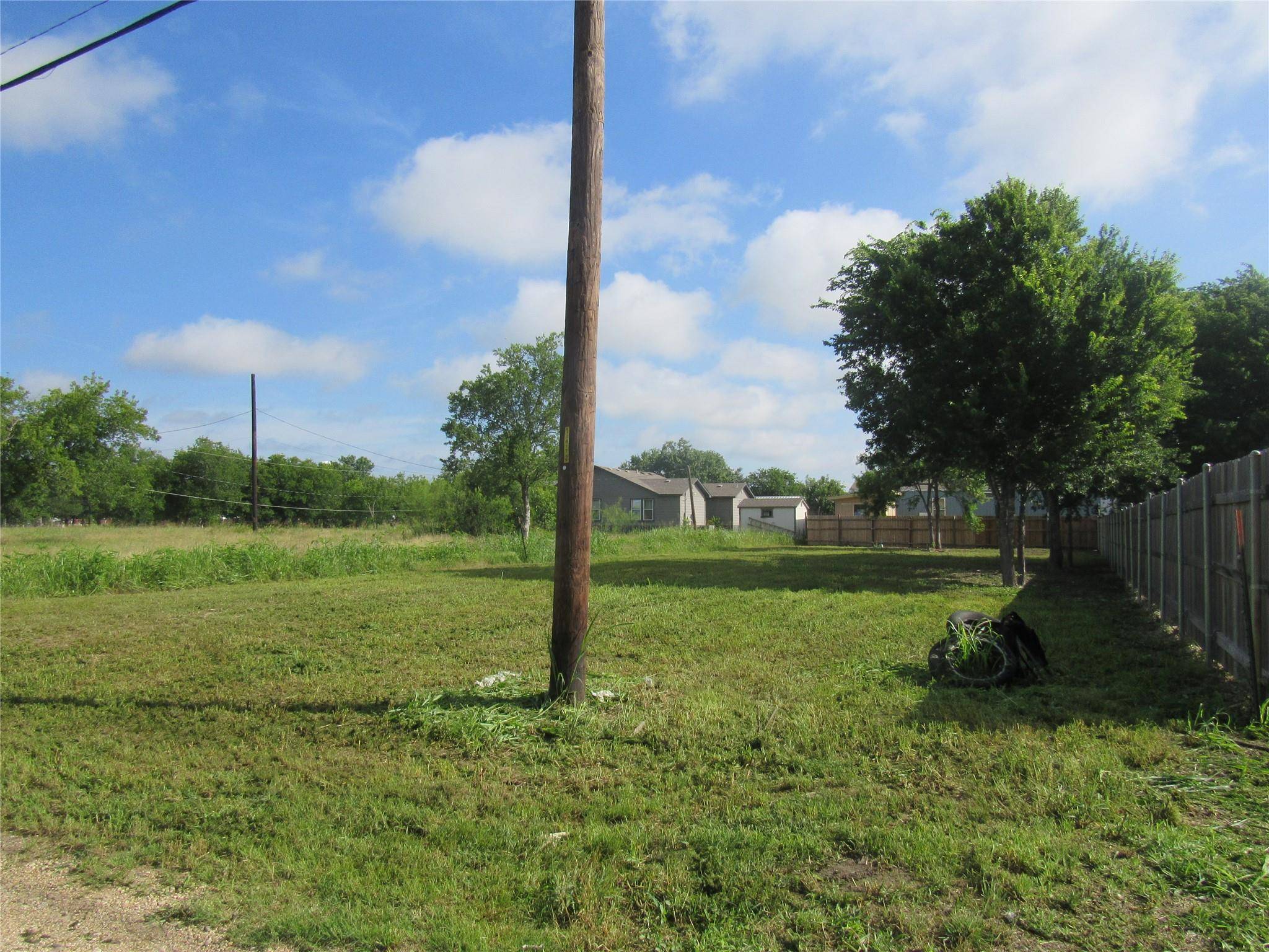 500 Arnold DR, Bartlett, TX 76511