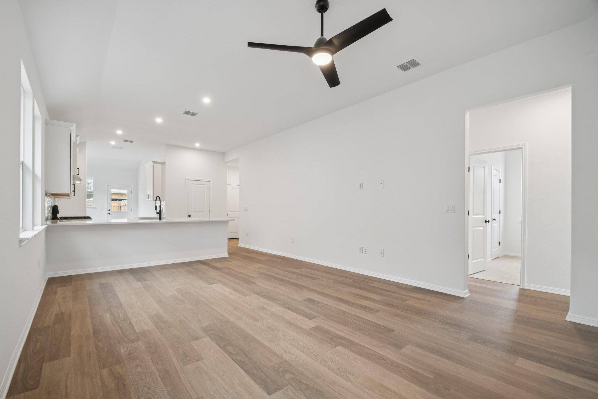 509 Porter Country PKWY, Buda, TX 78610