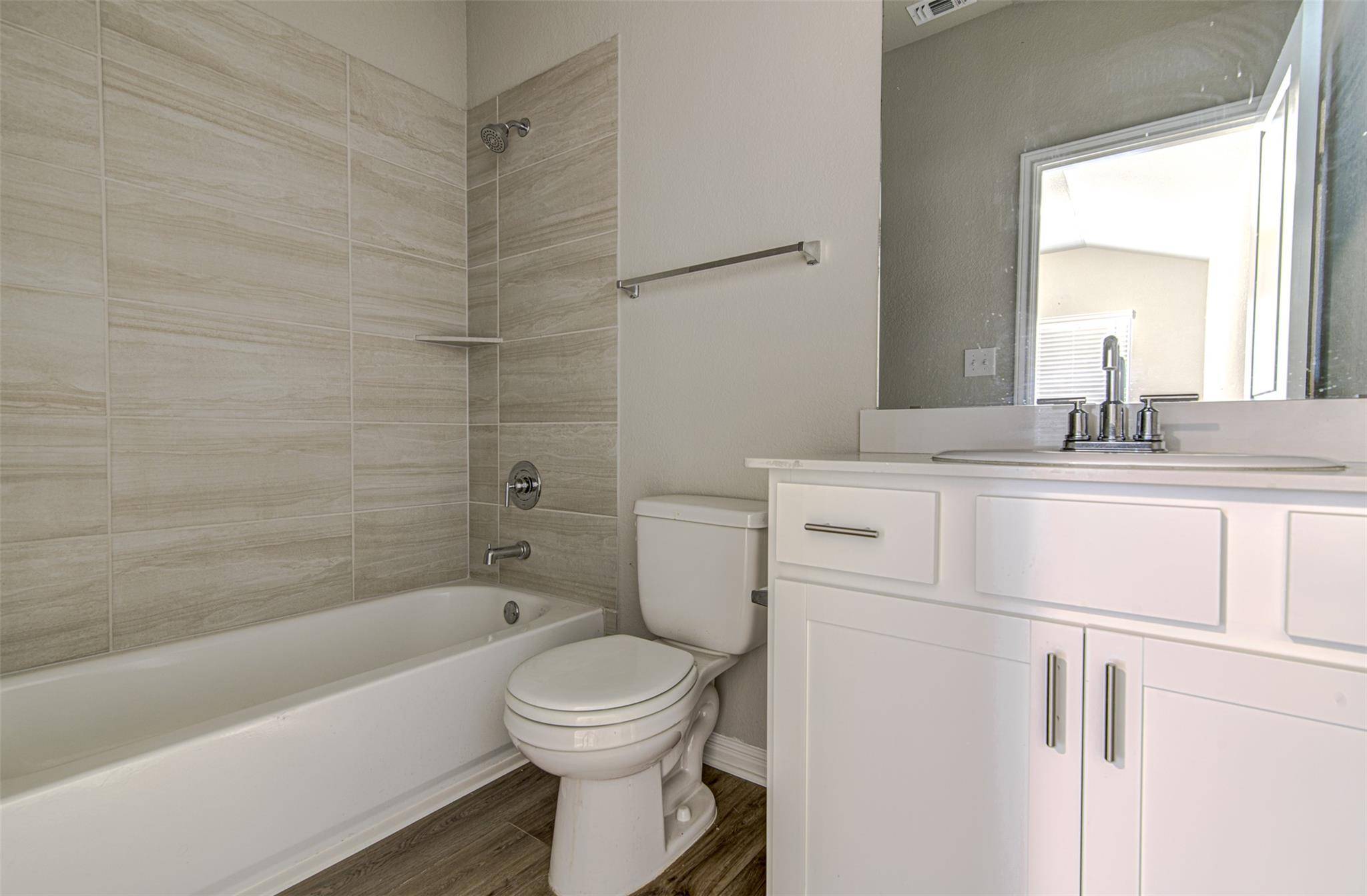 300 Bear Oak ST, Hutto, TX 78634