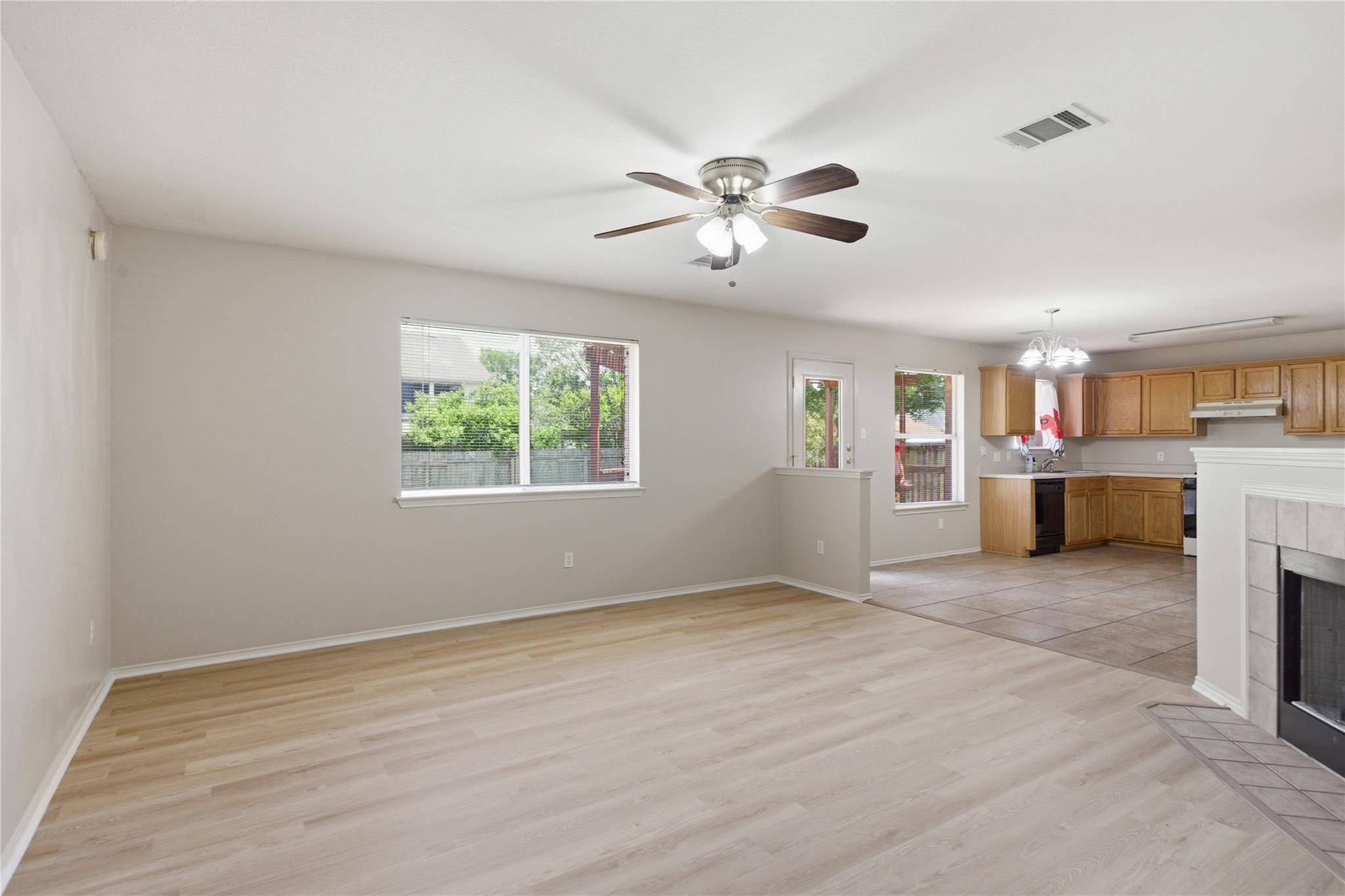 3816 Top Rock LN, Round Rock, TX 78681