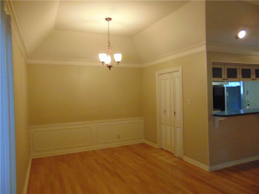 2516 Enfield RD #101, Austin, TX 78703