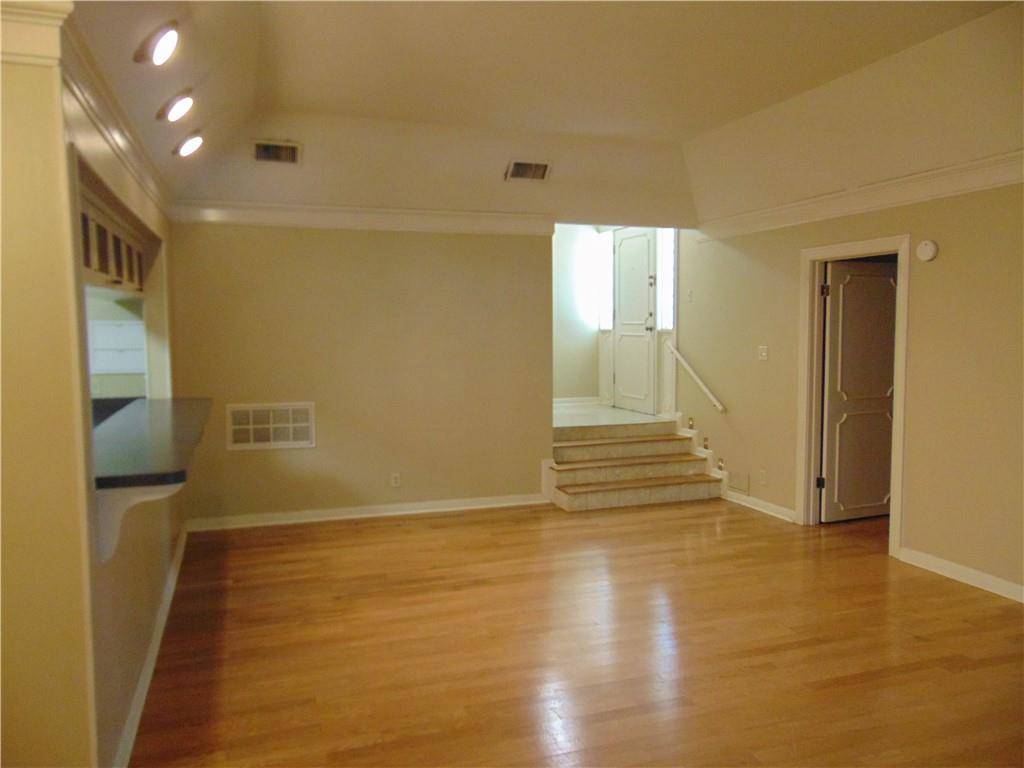 2516 Enfield RD #101, Austin, TX 78703
