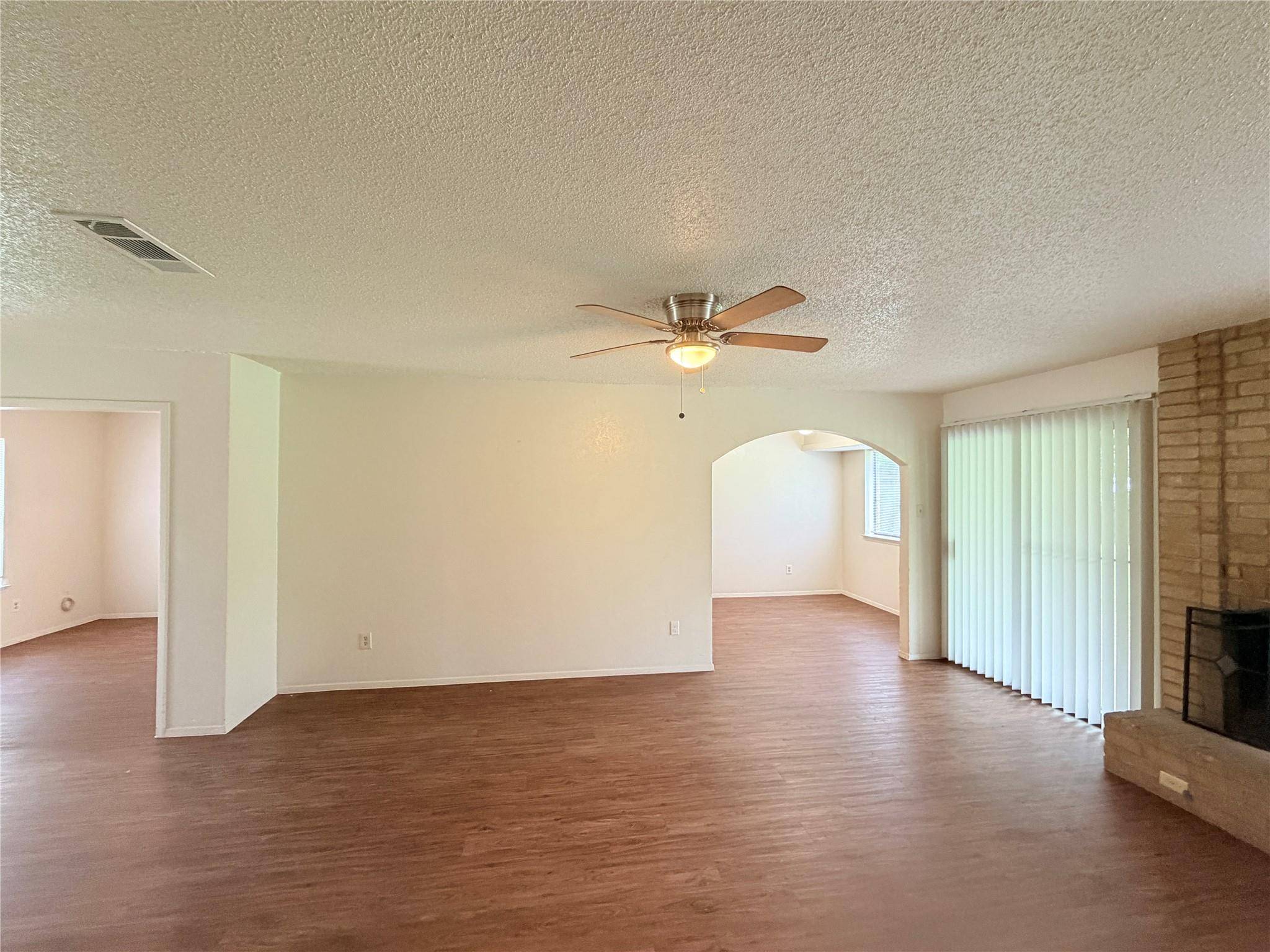 10904 Meadgreen CT, Austin, TX 78758