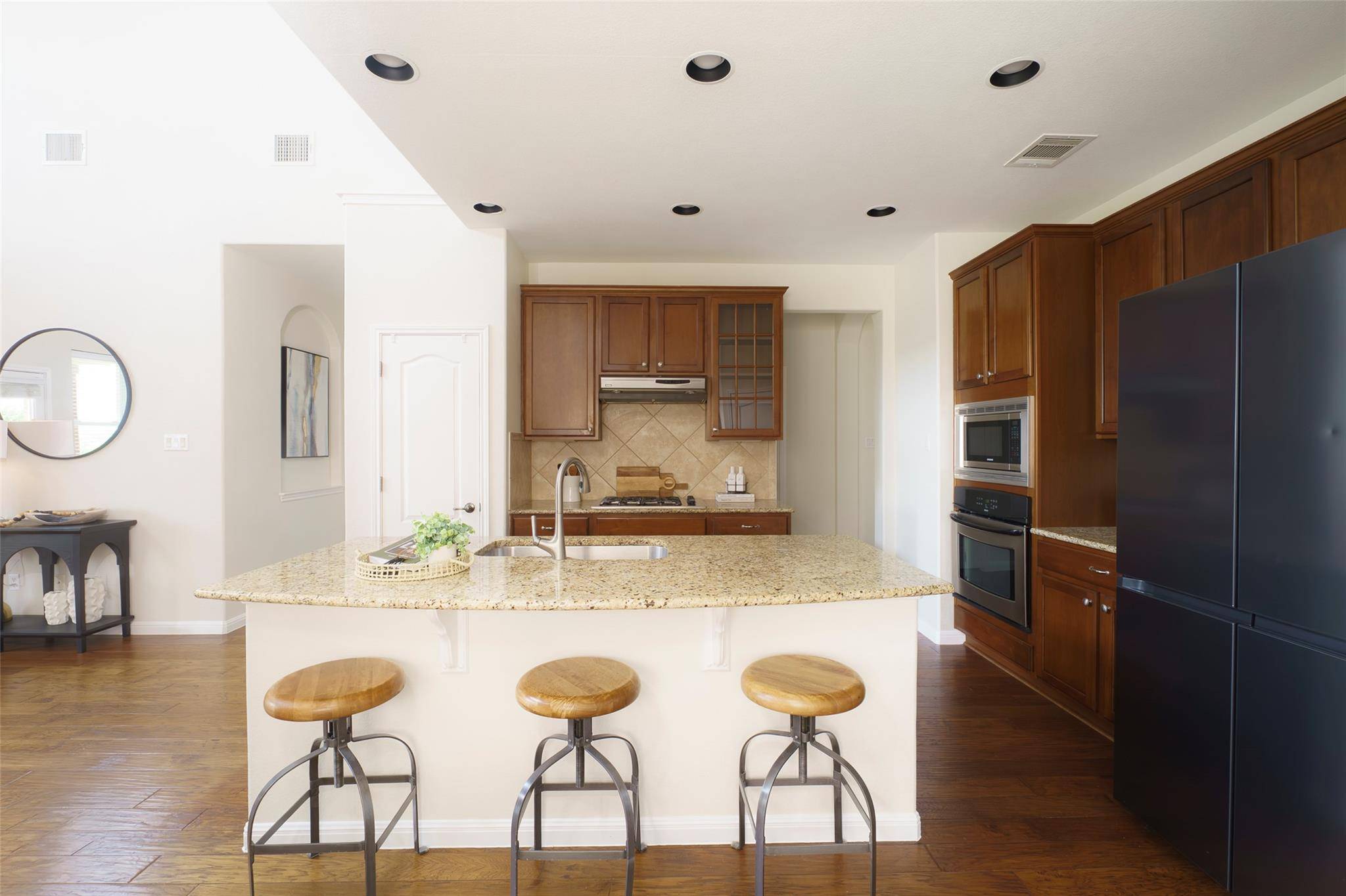 2505 Golden Gate PARK, Austin, TX 78732