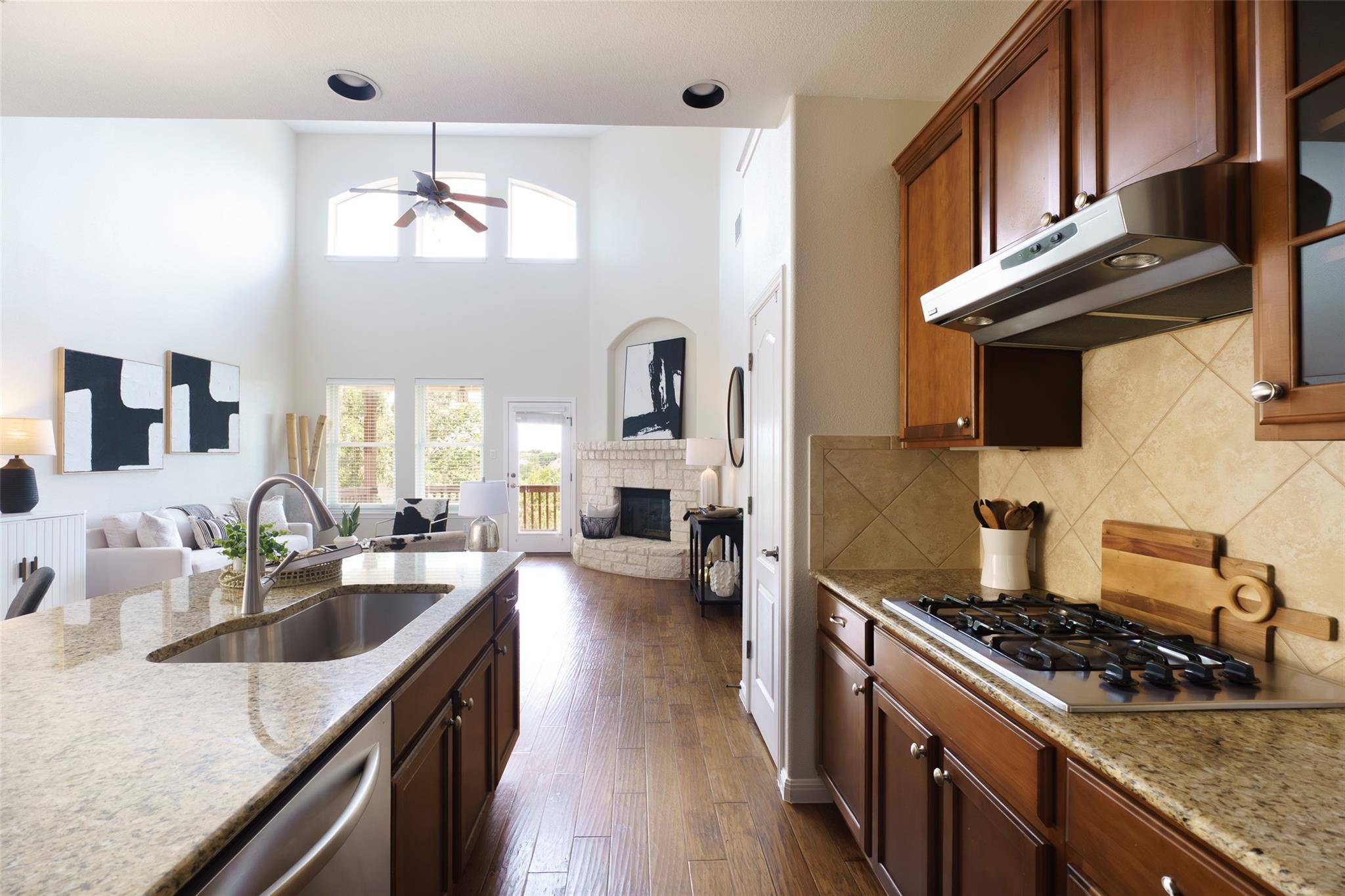 2505 Golden Gate PARK, Austin, TX 78732