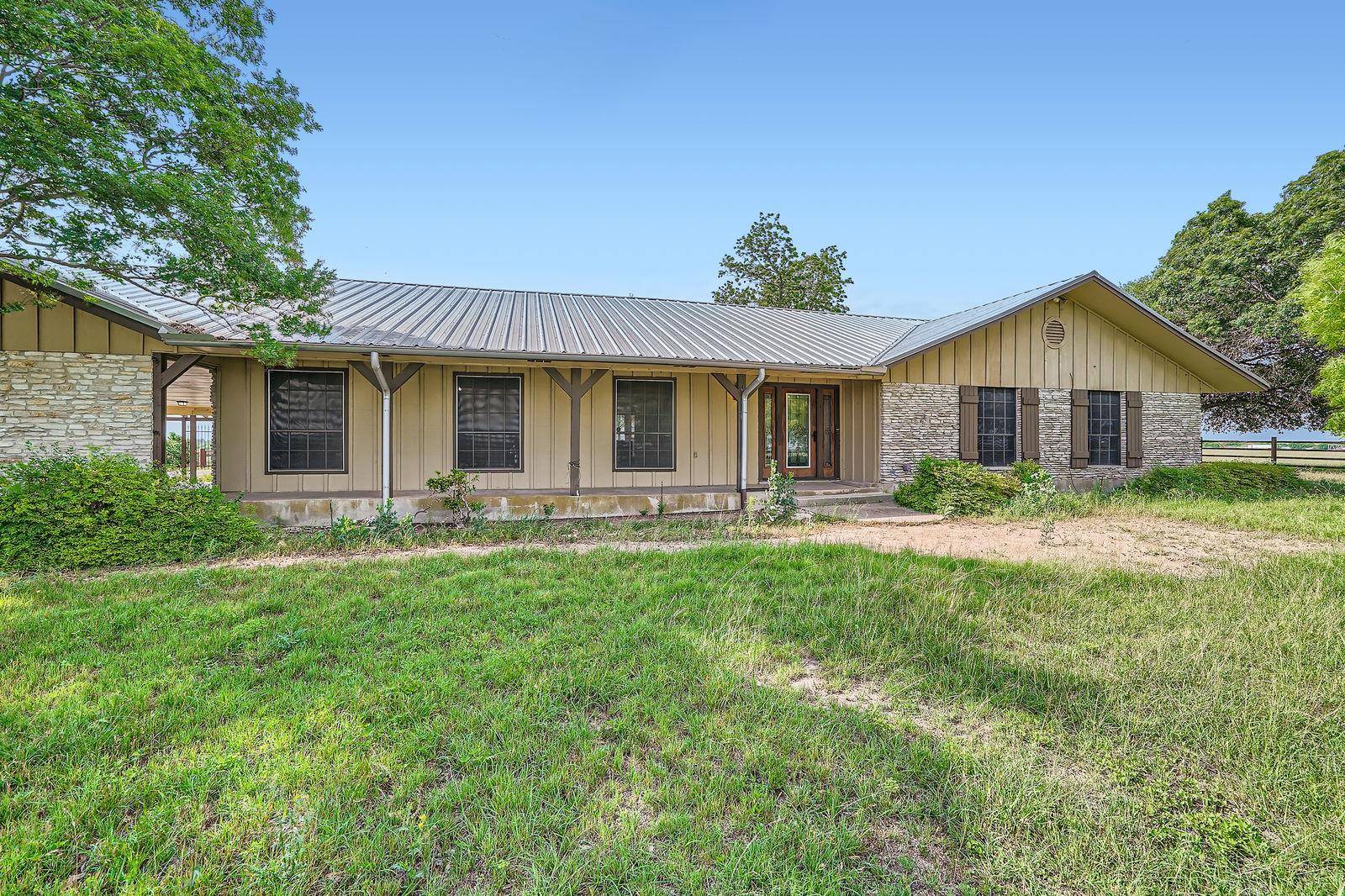 1850 County Road 105, Hutto, TX 78634