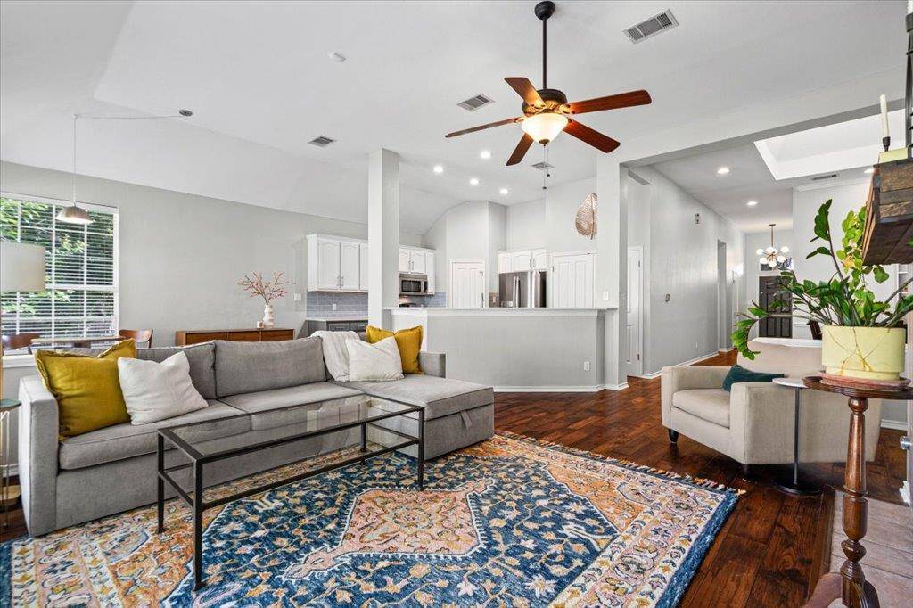 1713 Ender CV, Austin, TX 78727