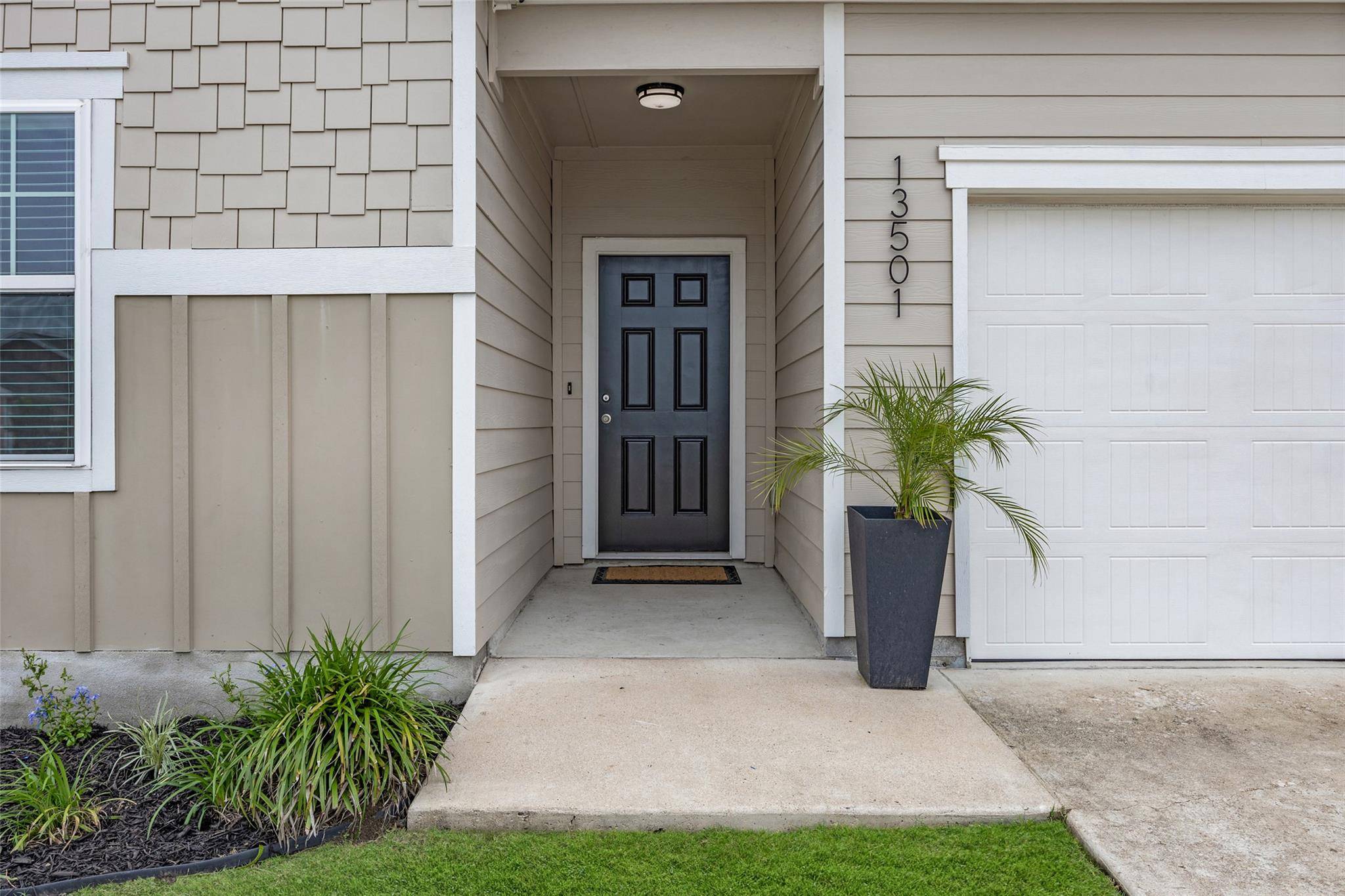 13501 Arthur Vandenburg WAY, Manor, TX 78653