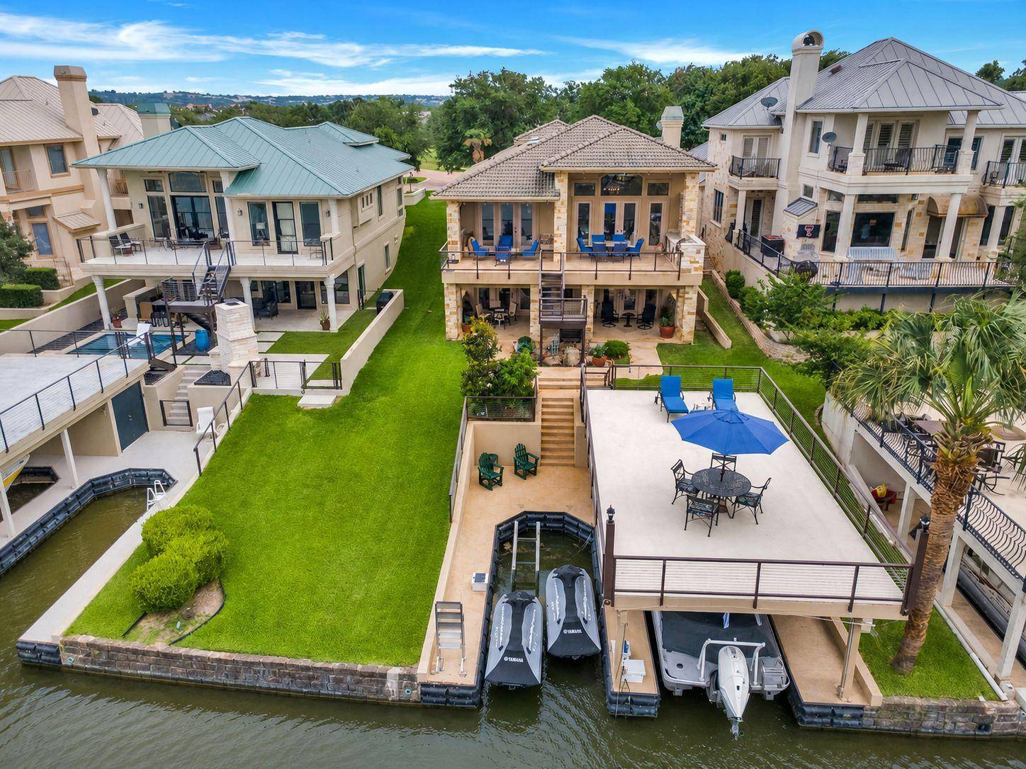 223 Dominion DR, Horseshoe Bay, TX 78657