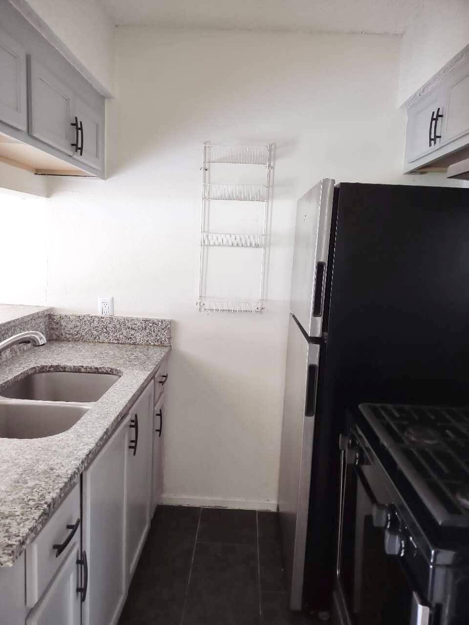 2609 Ektom DR #D, Austin, TX 78745