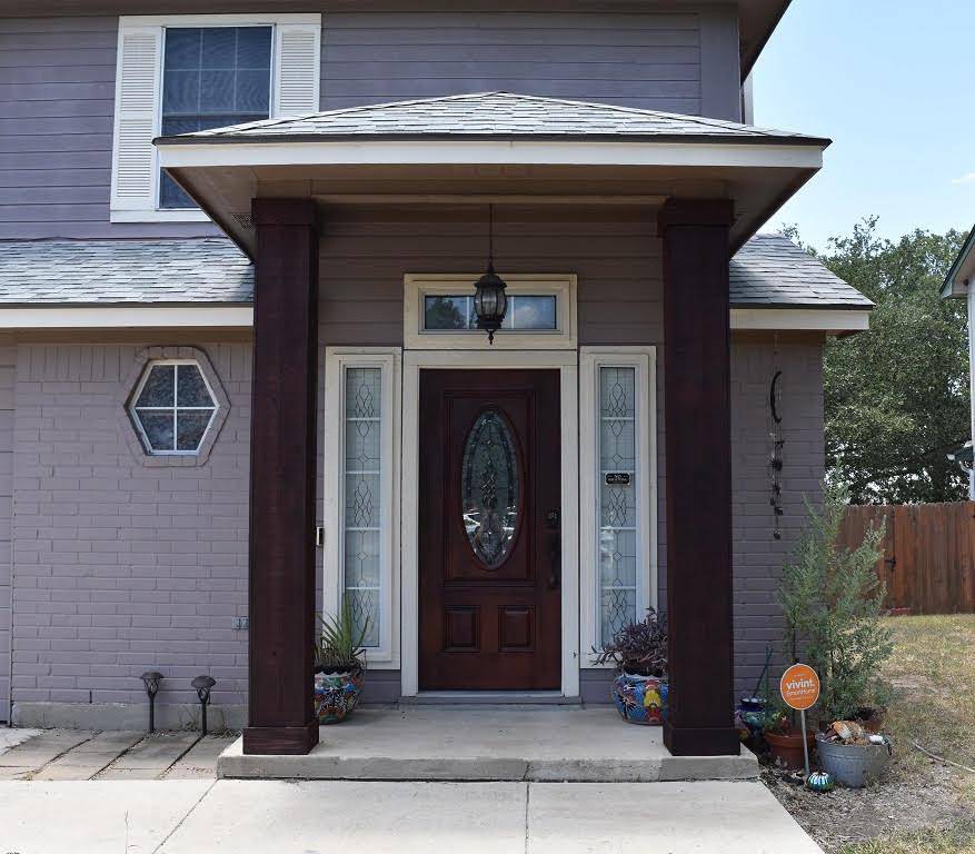 2601 Highcloud DR, Lockhart, TX 78644