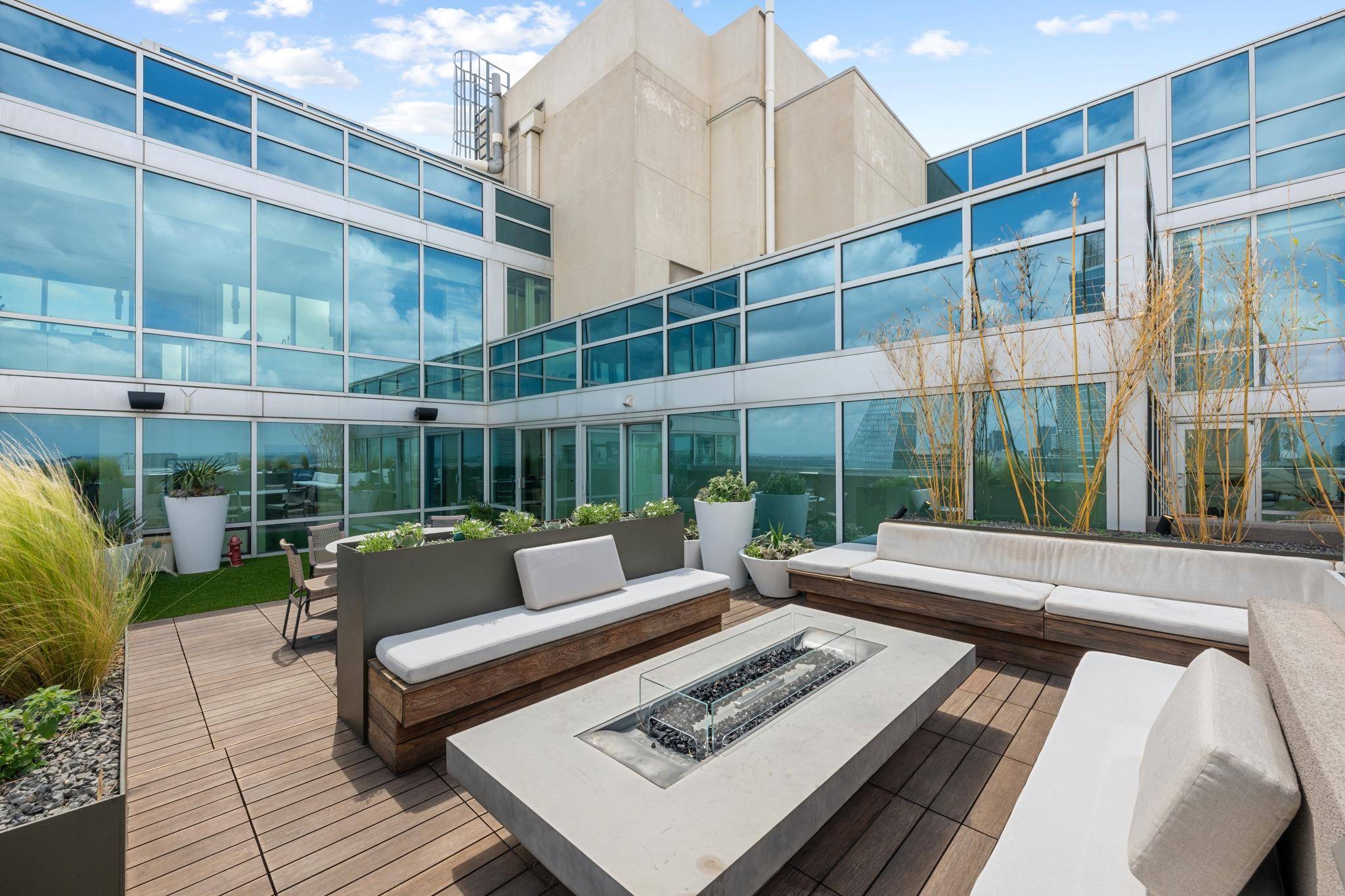 300 Bowie ST #PH2, Austin, TX 78703