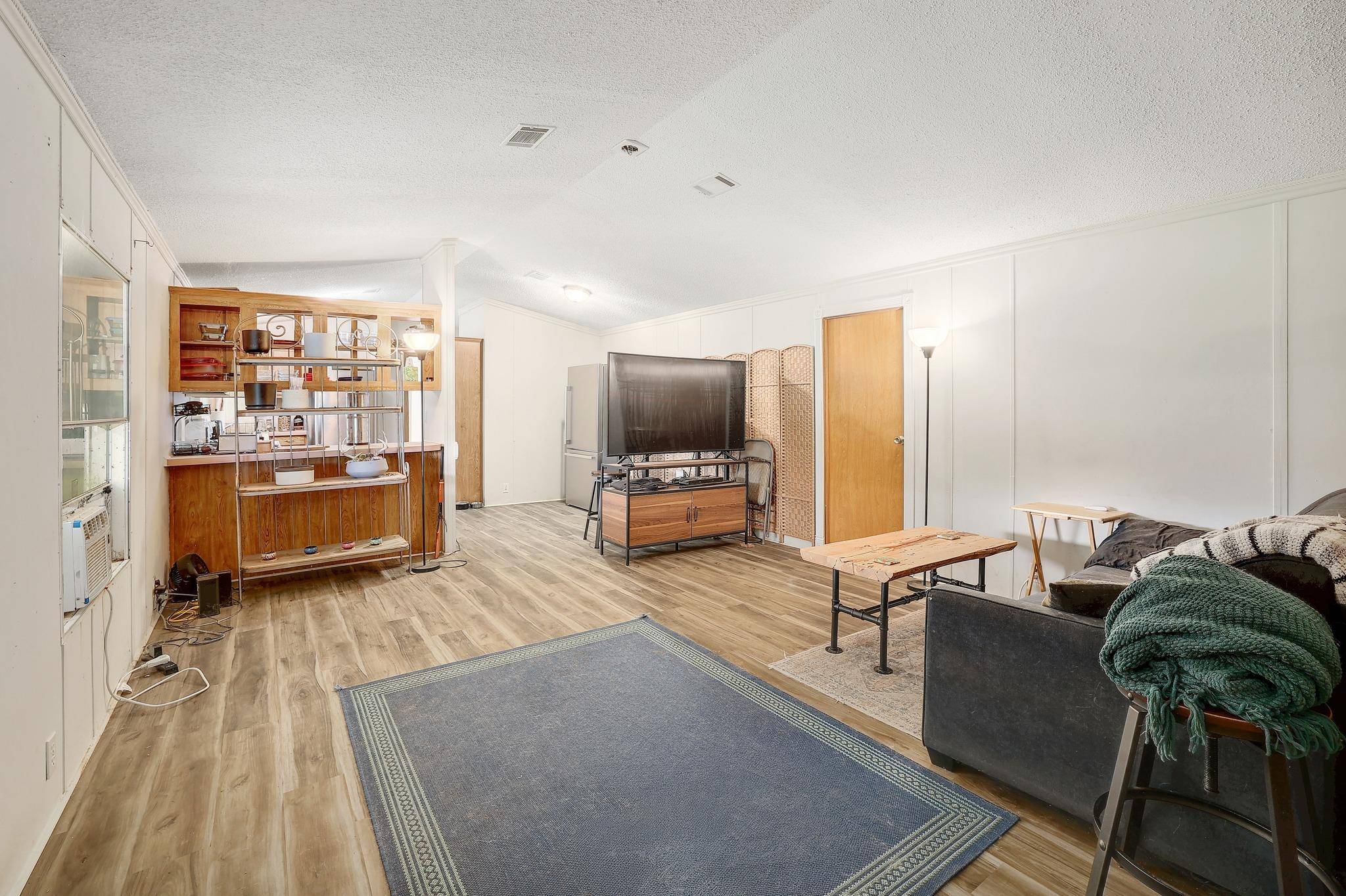 288 The Forest RD, Dale, TX 78616