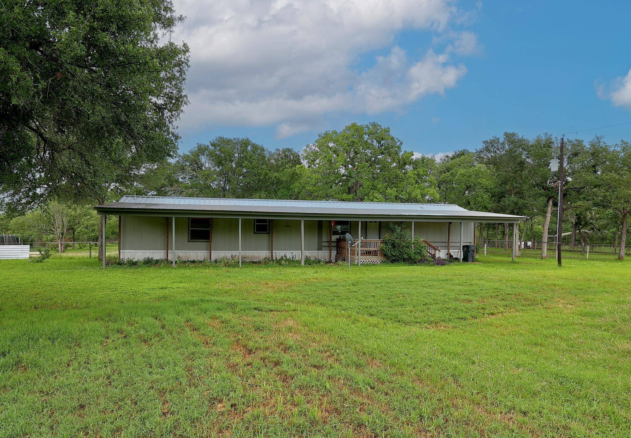 288 The Forest RD, Dale, TX 78616