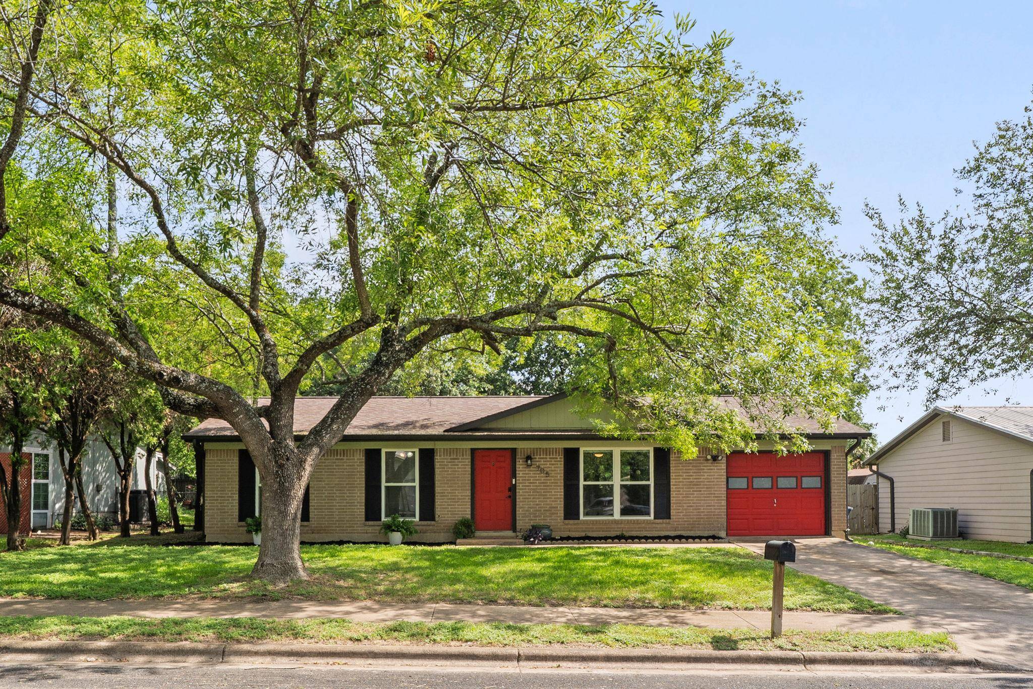 705 Dulwich ST, Austin, TX 78748