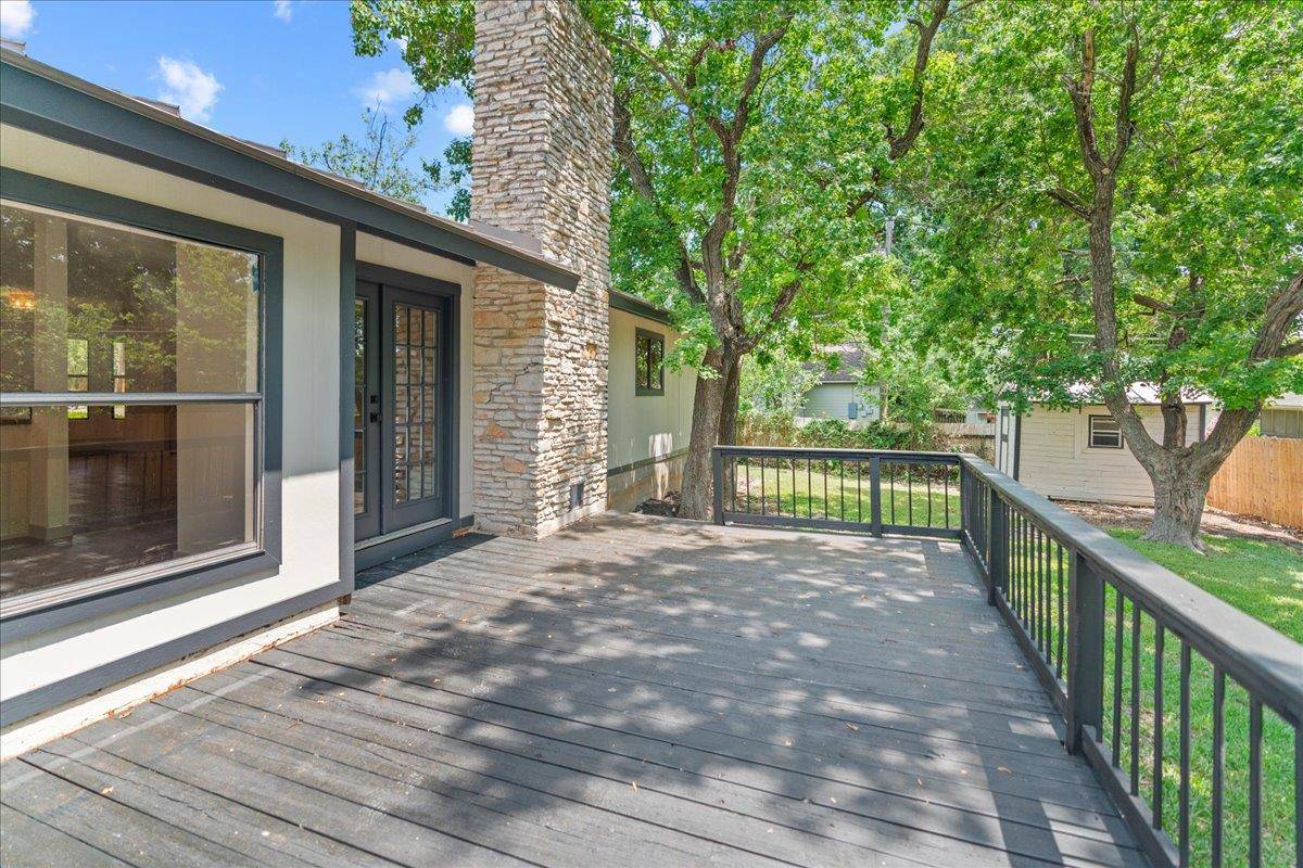 2305 Donna DR, Taylor, TX 76574