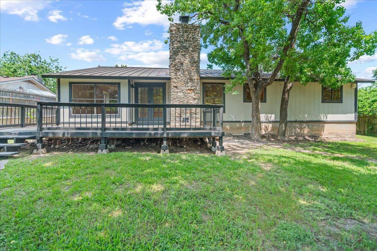 2305 Donna DR, Taylor, TX 76574
