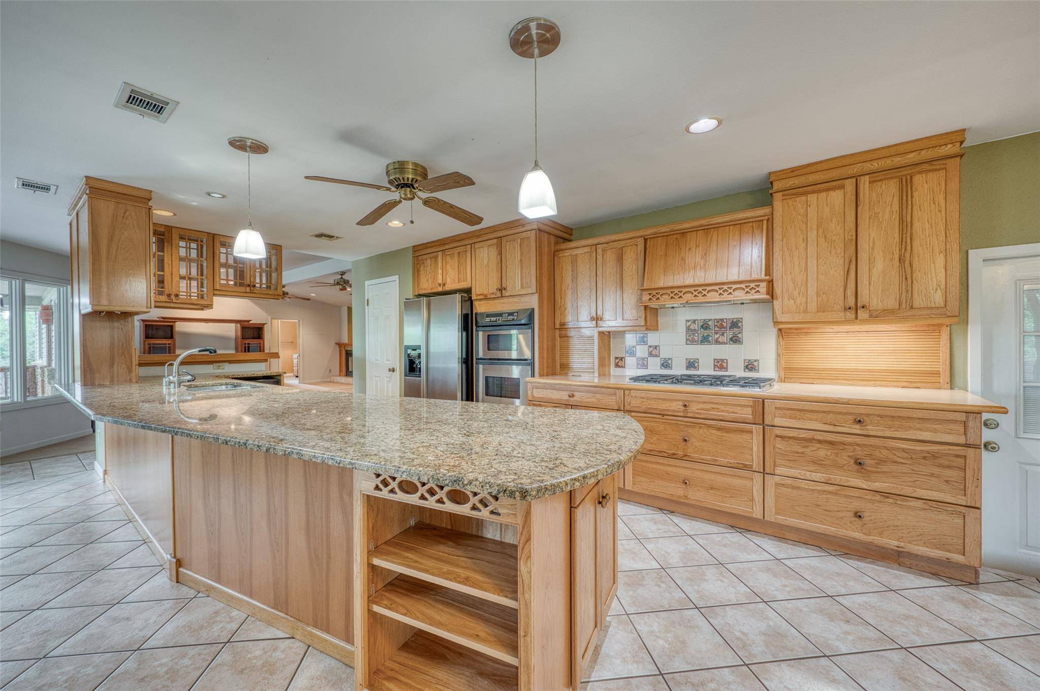 121 County Road 143, Burnet, TX 78611