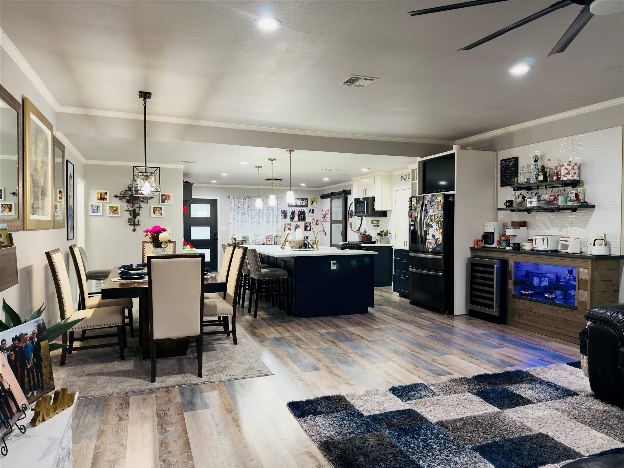 5713 Cedardale DR, Austin, TX 78745