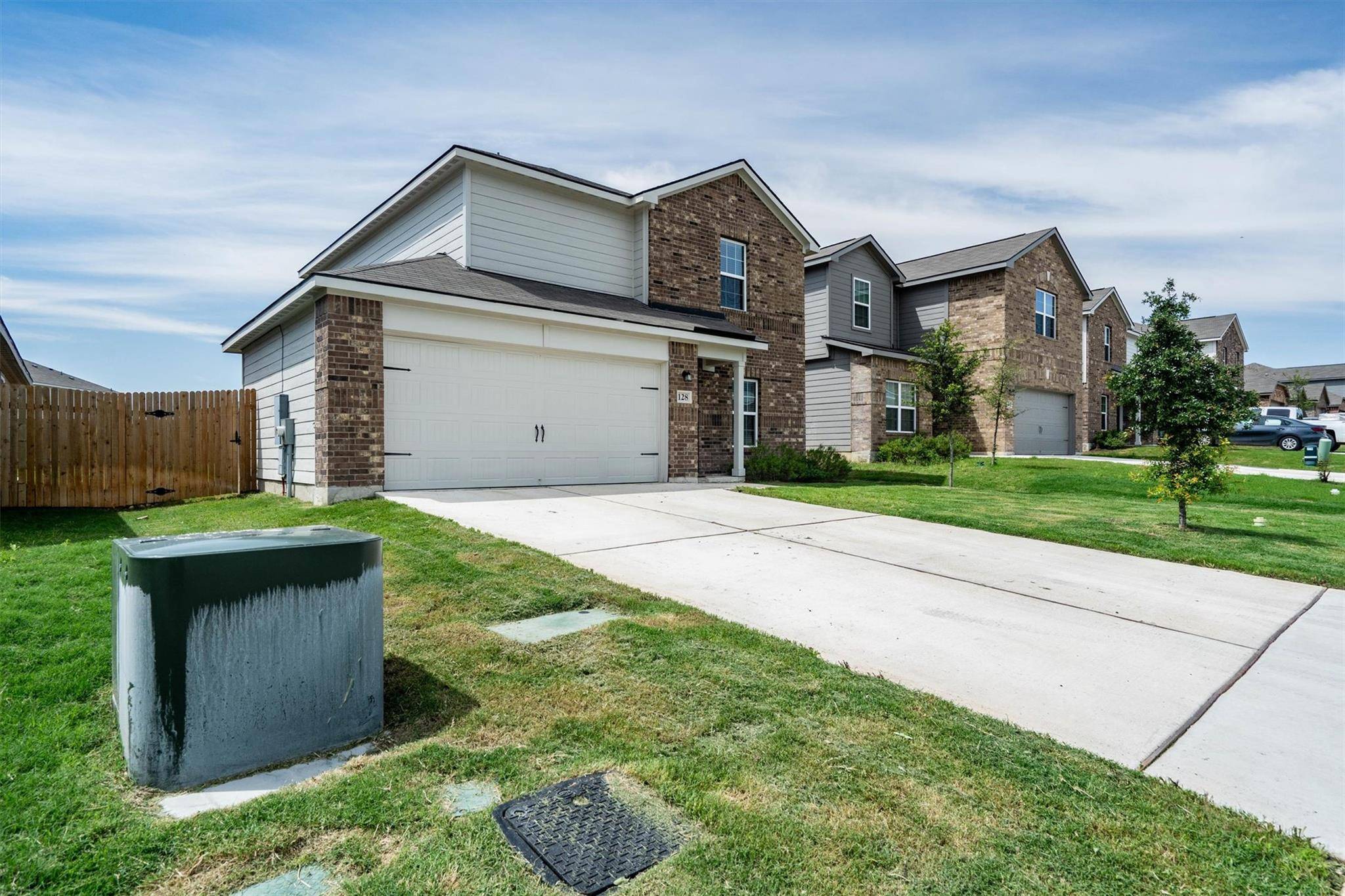 128 Maywood LN, Jarrell, TX 76537
