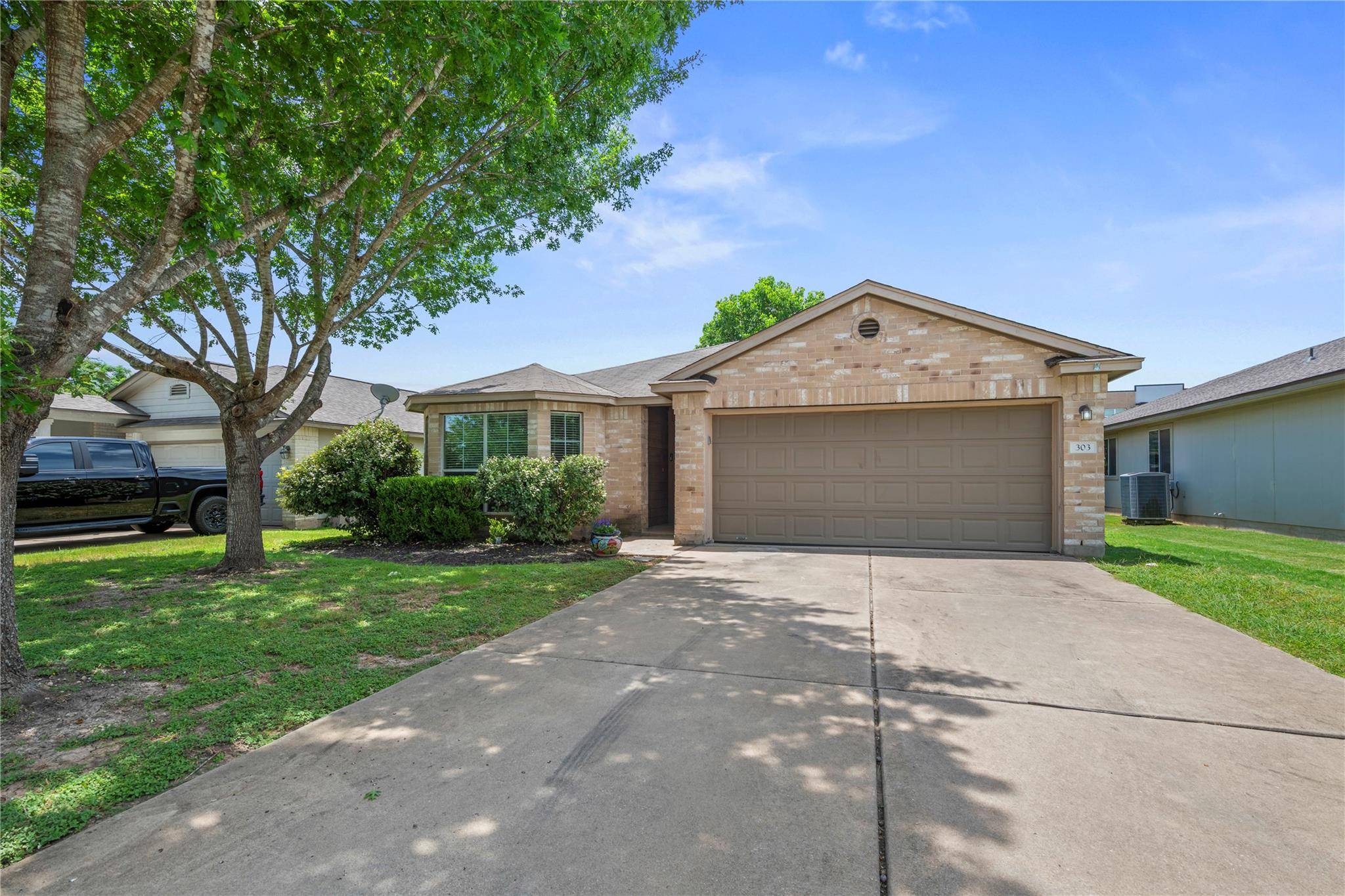 303 Liberty ST, Hutto, TX 78634