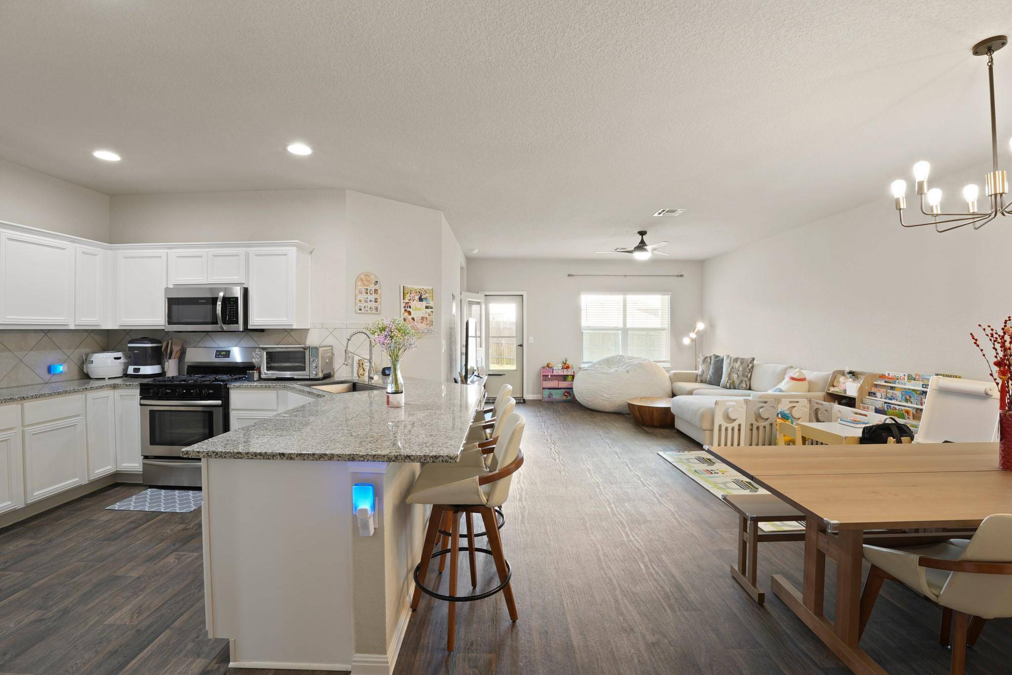 2217 Dickinson TER, Austin, TX 78754