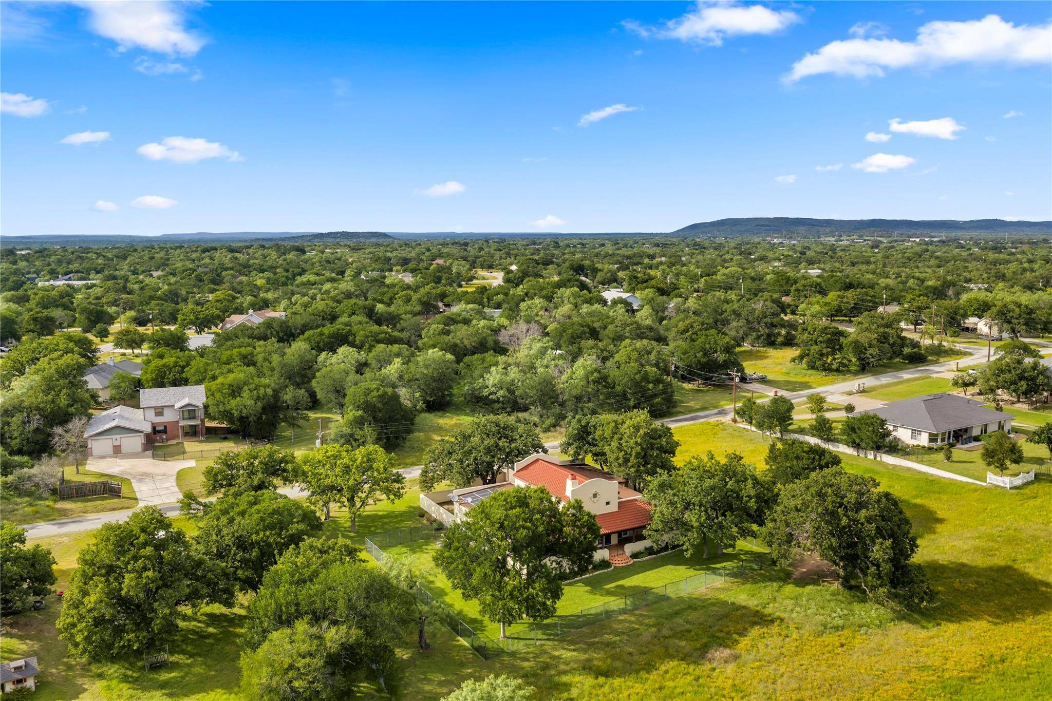 111 Woodlawn DR, Kingsland, TX 78639