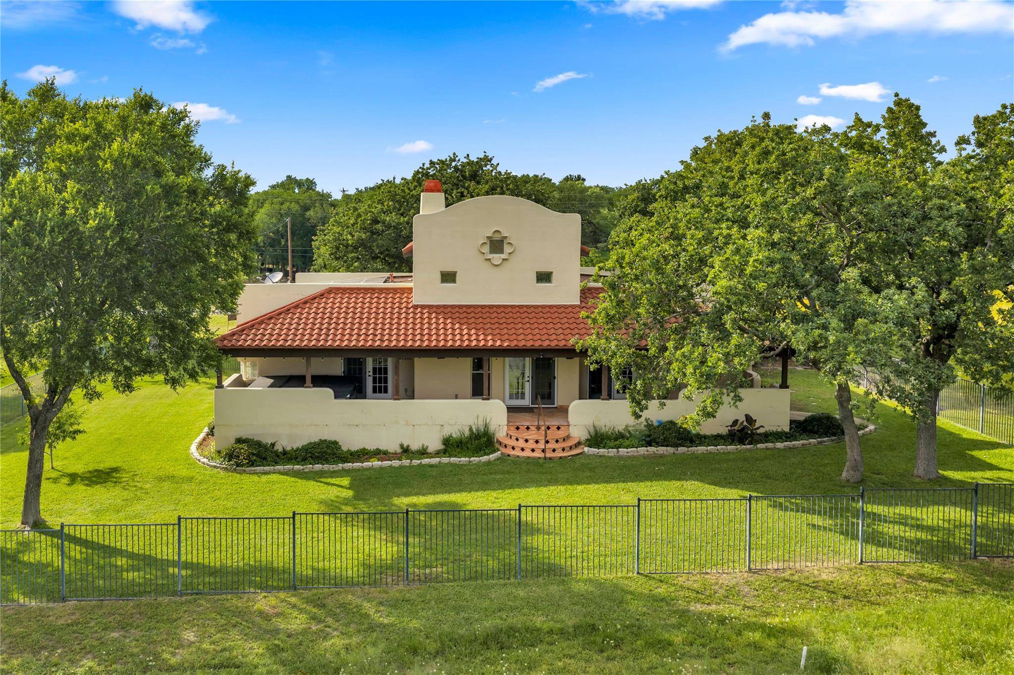 111 Woodlawn DR, Kingsland, TX 78639