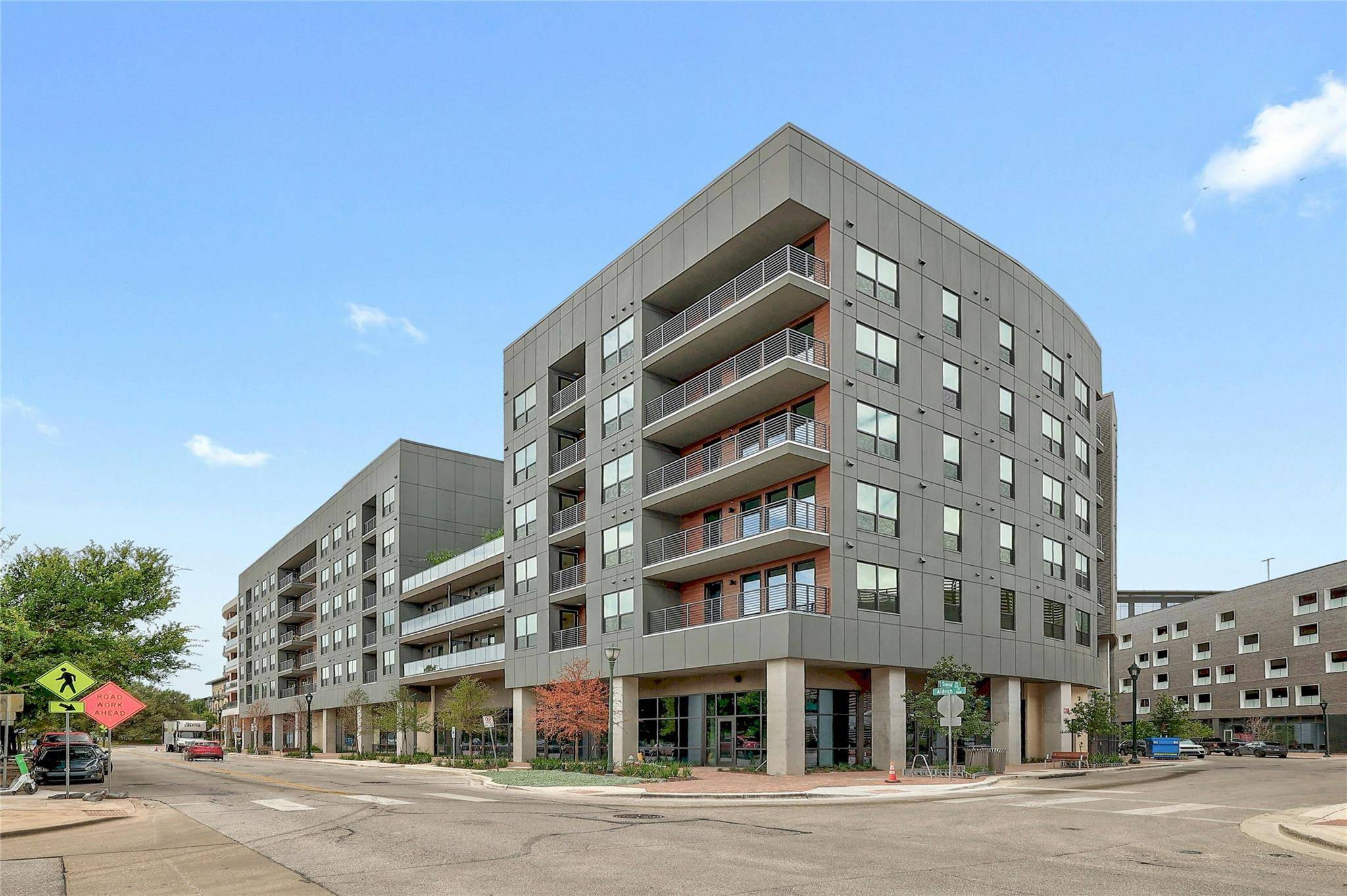 1701 Simond Ave #327, Austin, TX 78723