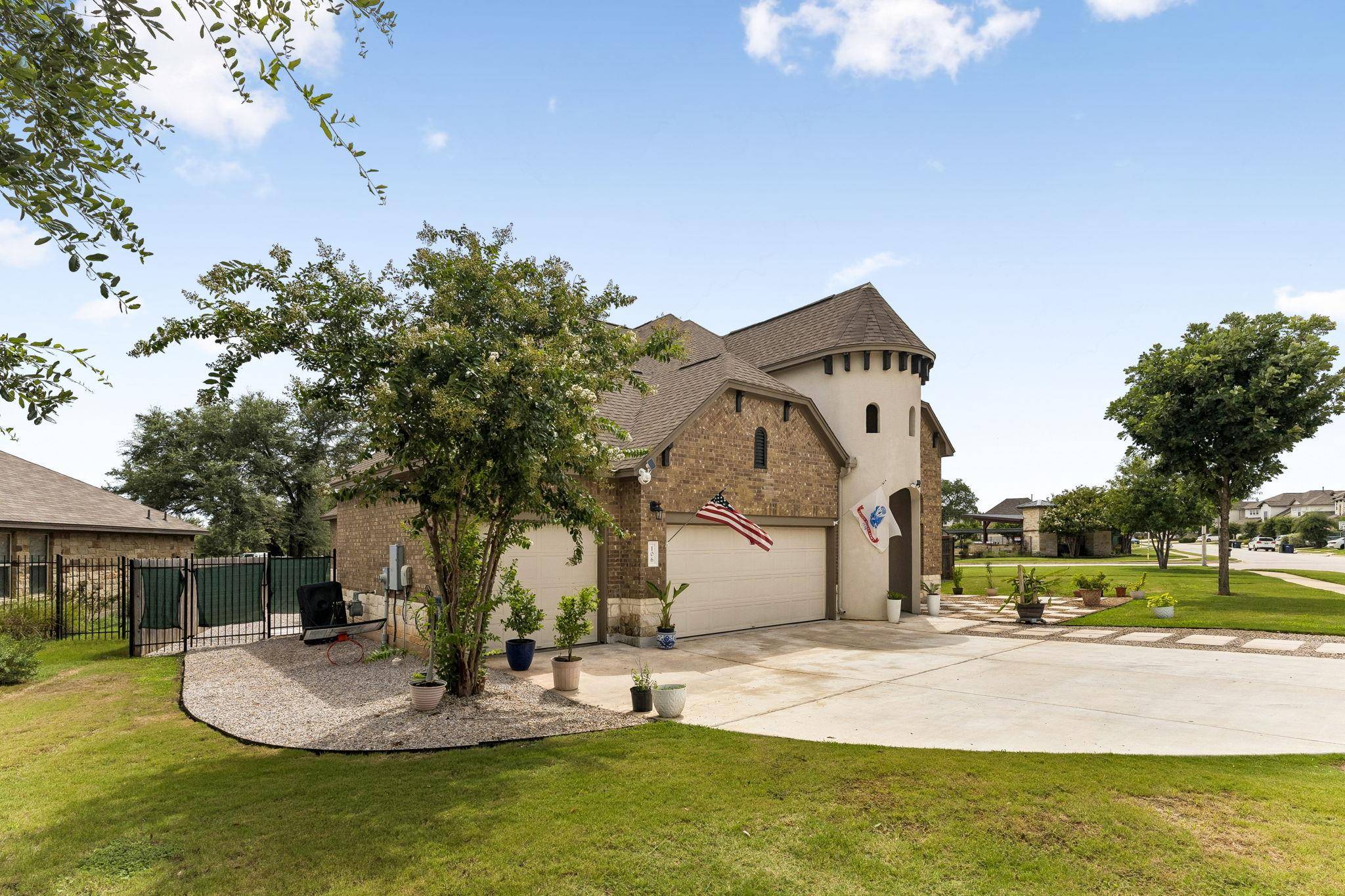 106 Groesbeck LN, Leander, TX 78641