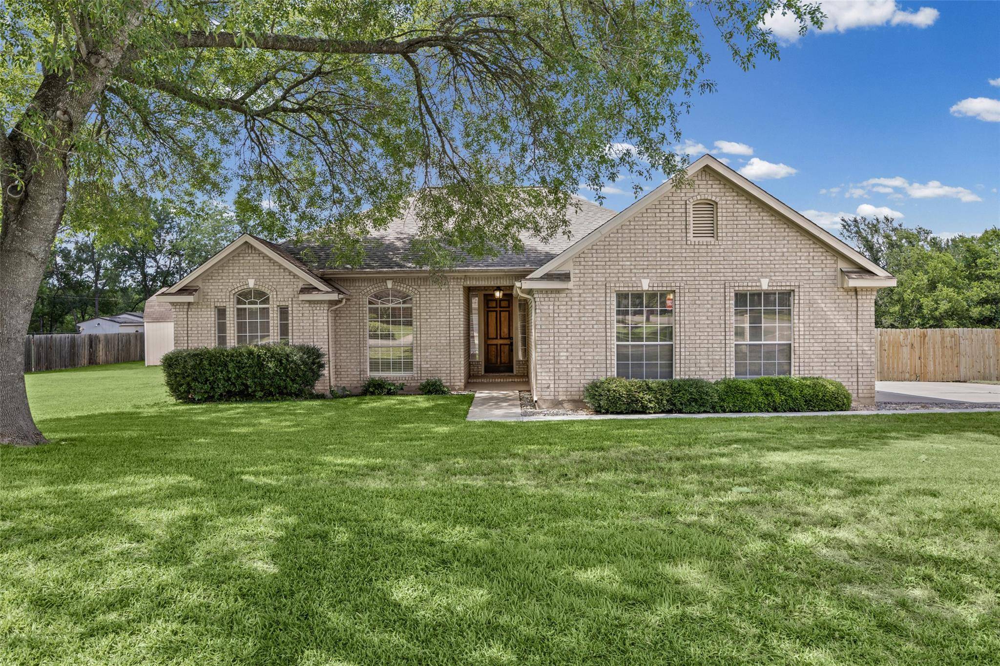 200 Primrose DR, Kyle, TX 78640