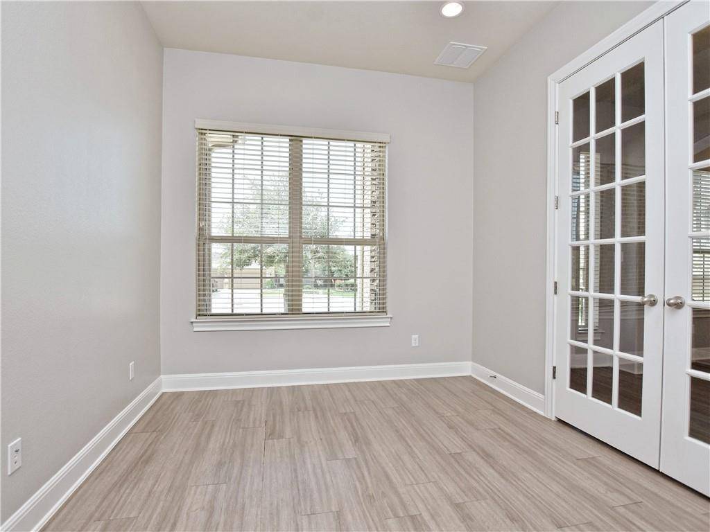 2208 Legend Hill DR, Leander, TX 78641