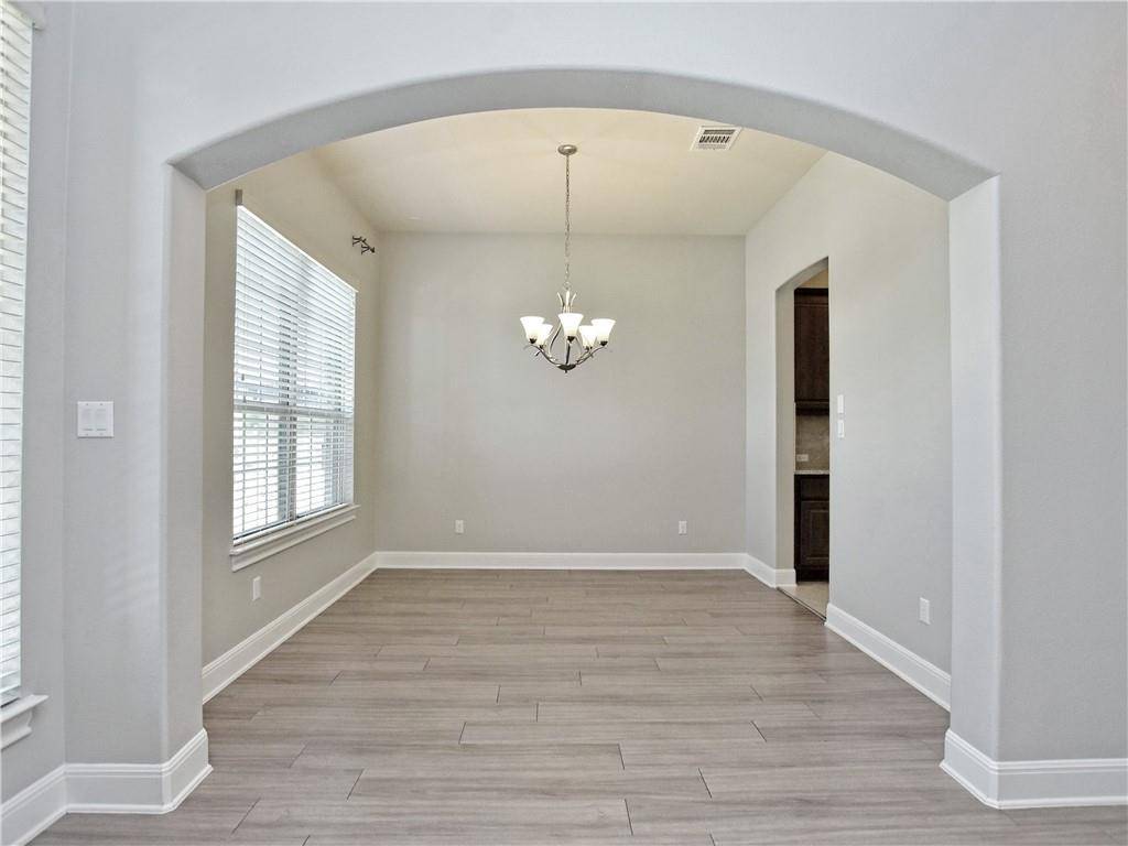 2208 Legend Hill DR, Leander, TX 78641