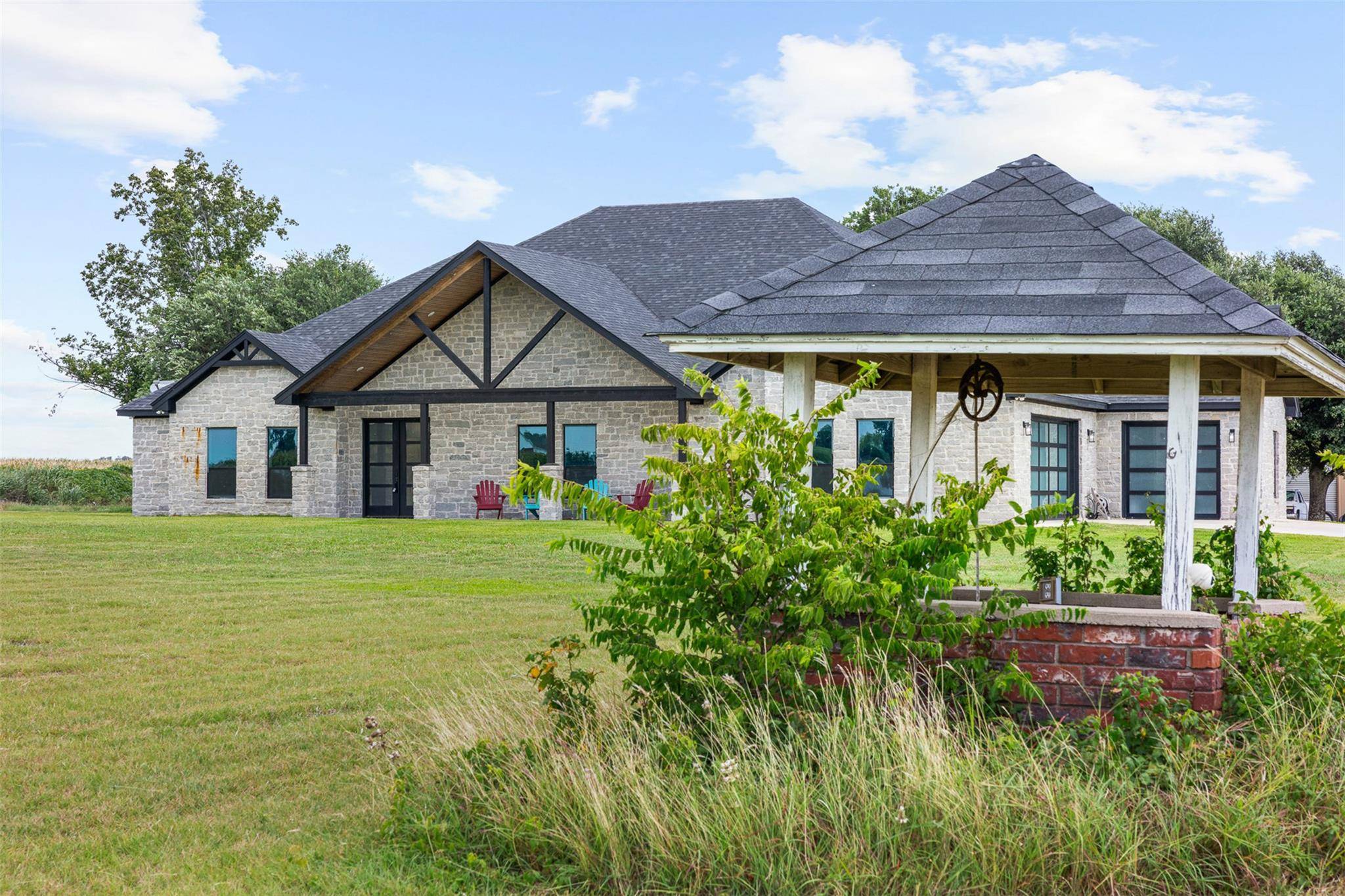 6021 N Fm 1915, Buckholts, TX 76518
