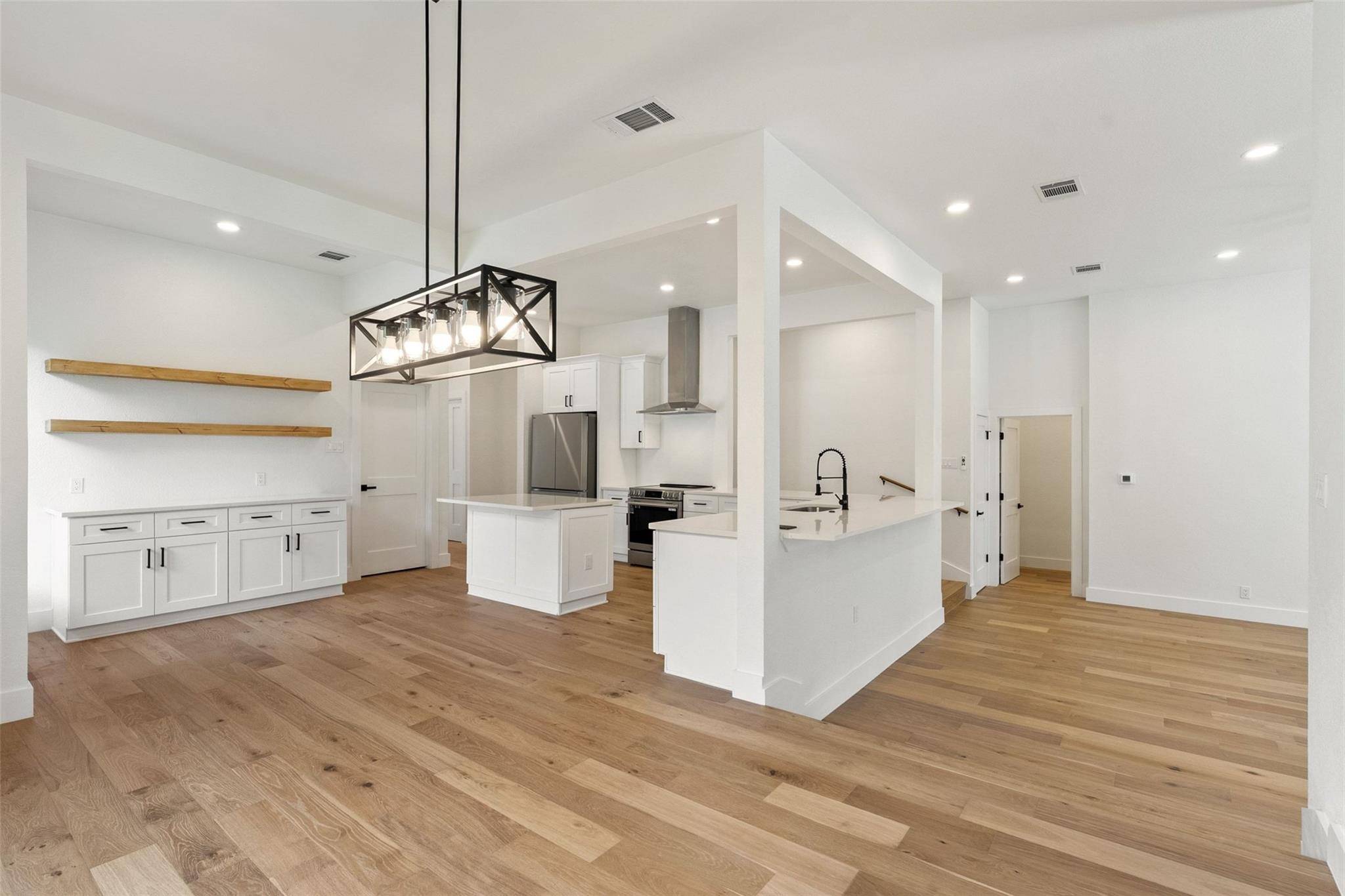 4231 Westlake DR #C3, Austin, TX 78746