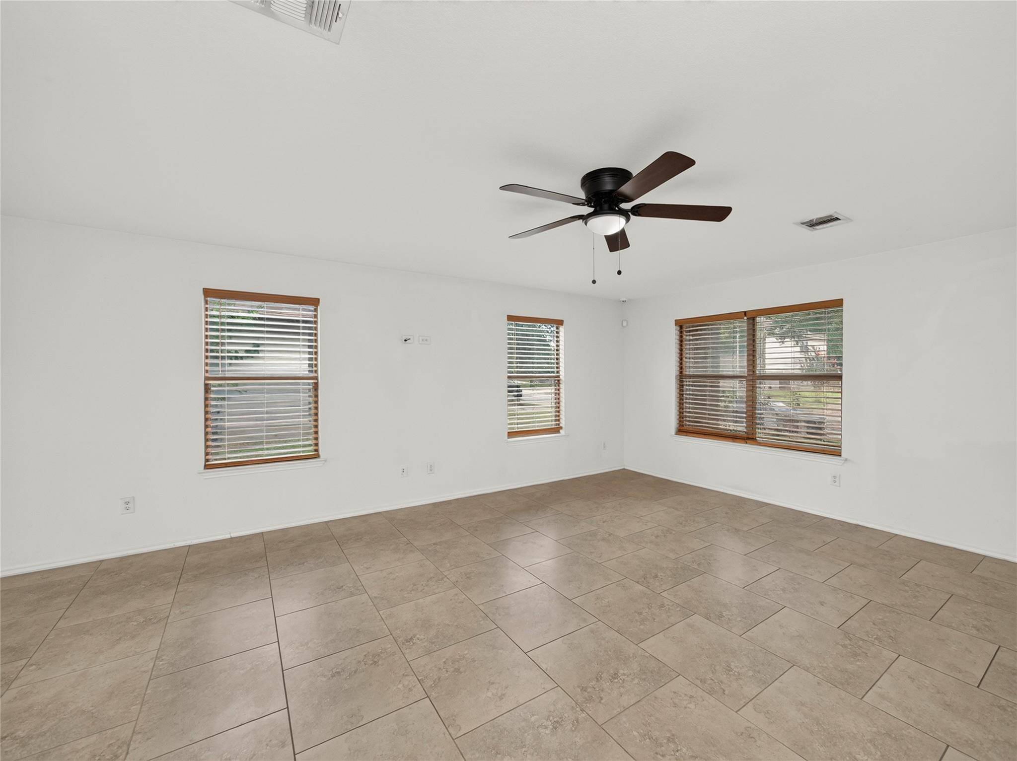 4912 Woodstock DR, Georgetown, TX 78633