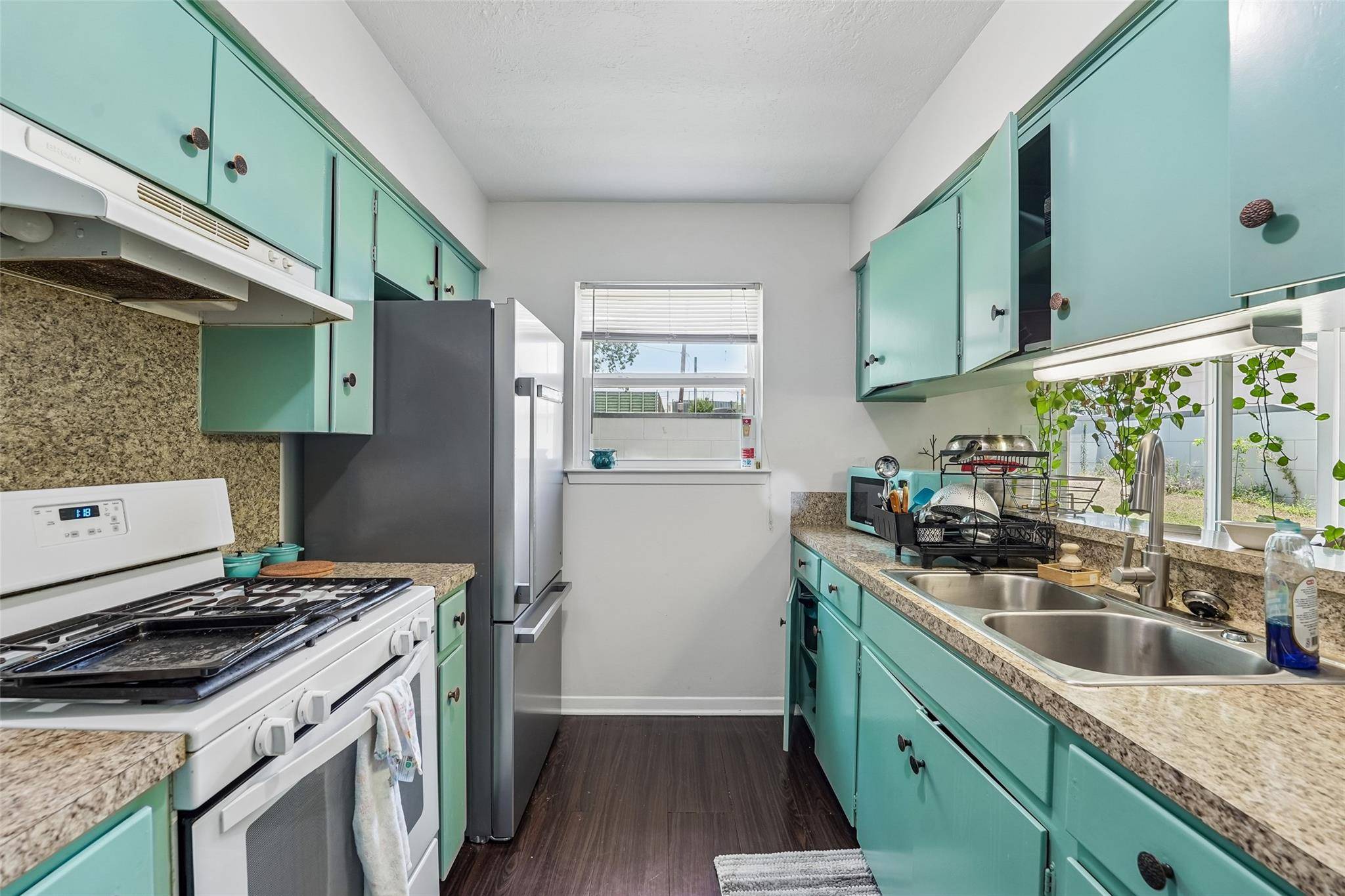 1106 Chesapeake DR, Austin, TX 78758