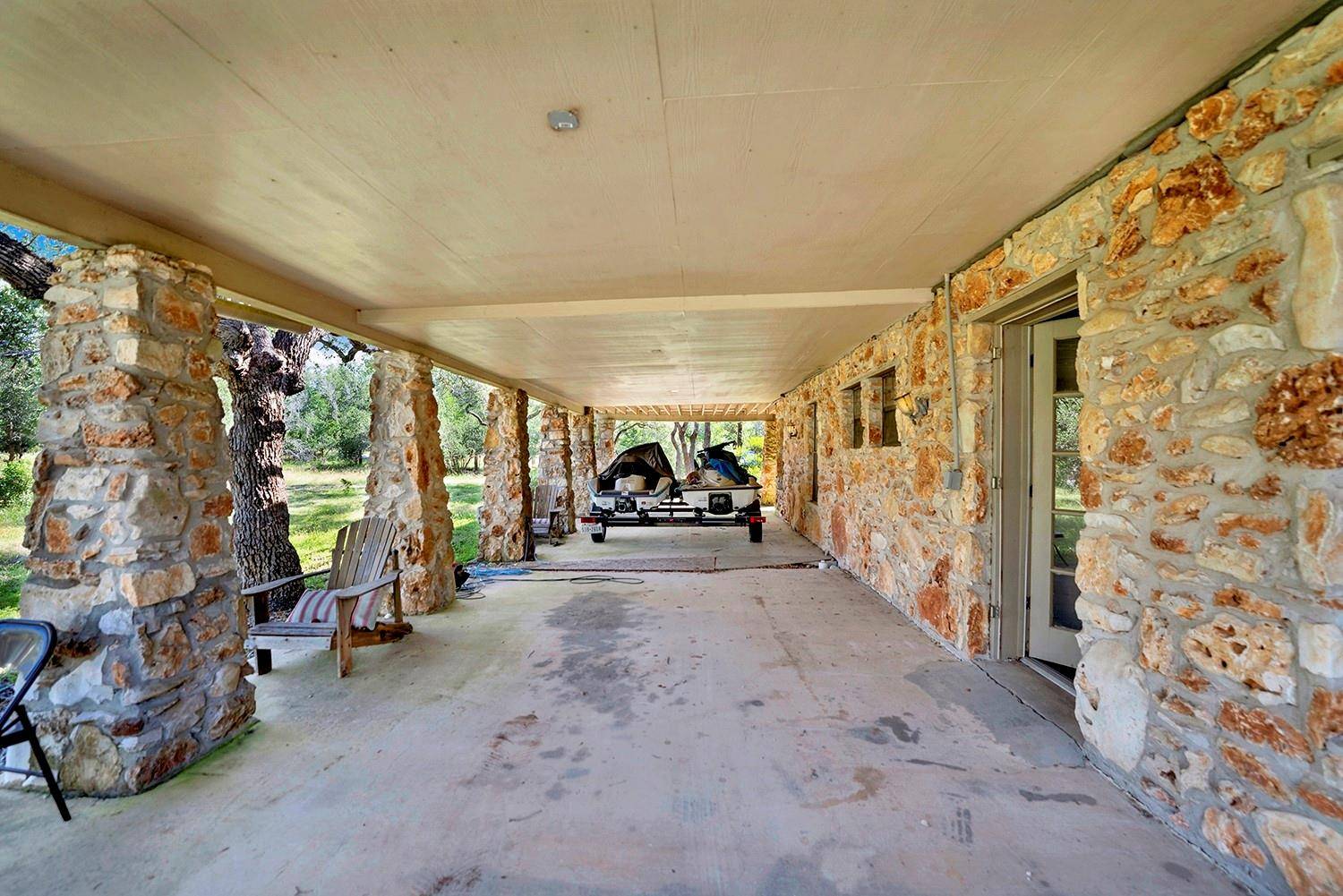 8015 Ozark DR, San Marcos, TX 78666