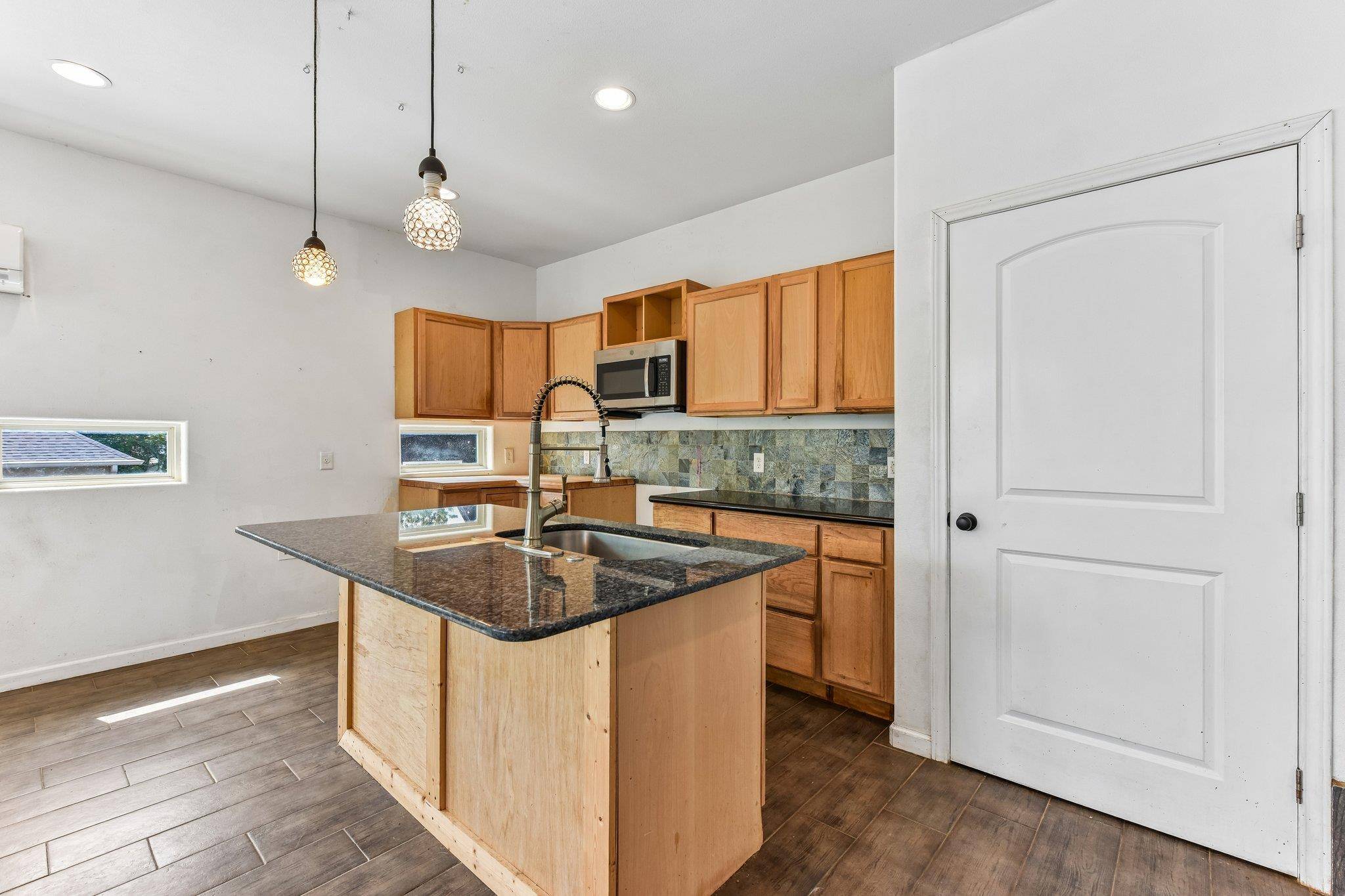 2003 E 9th ST, Austin, TX 78702