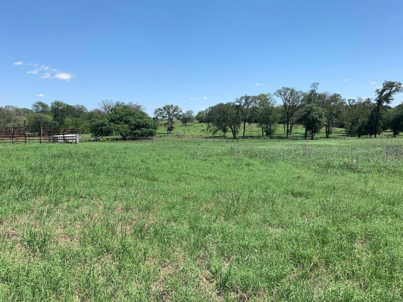 133 Clearfork RD, Lockhart, TX 78644