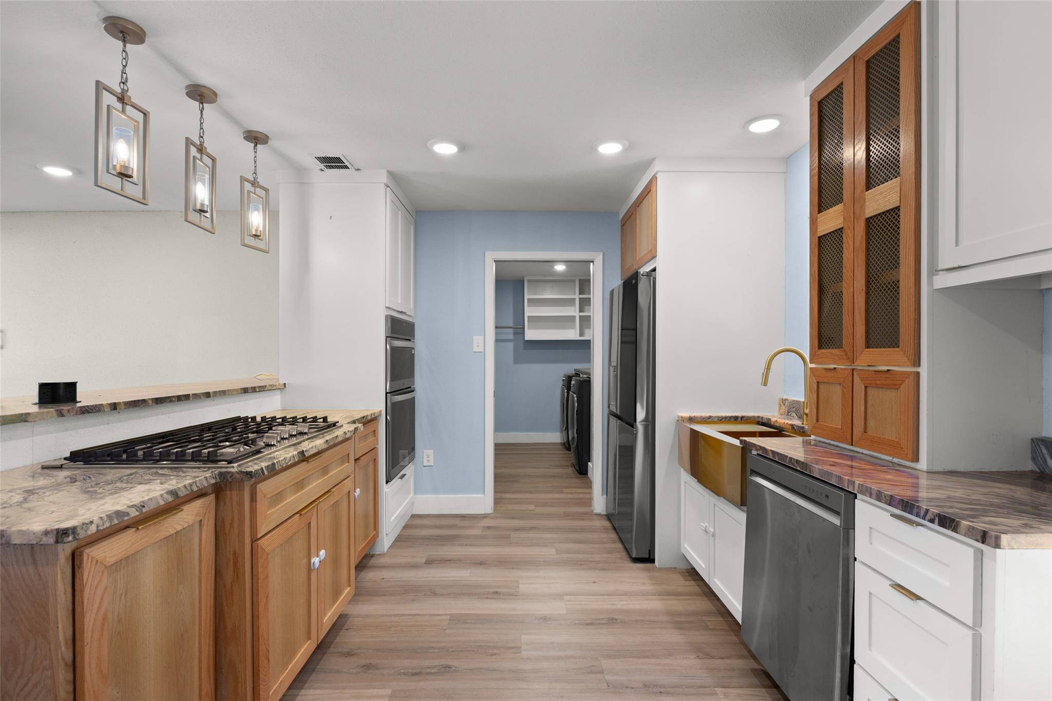 5206 Emerald Forest DR, Austin, TX 78745