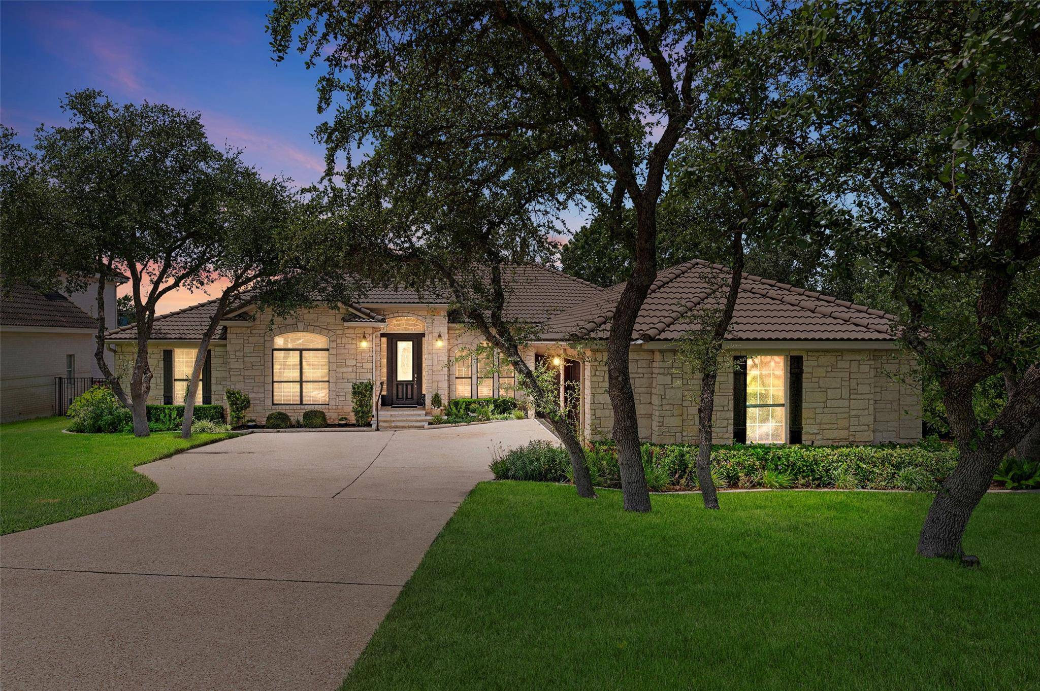 119 The Hills DR, The Hills, TX 78738
