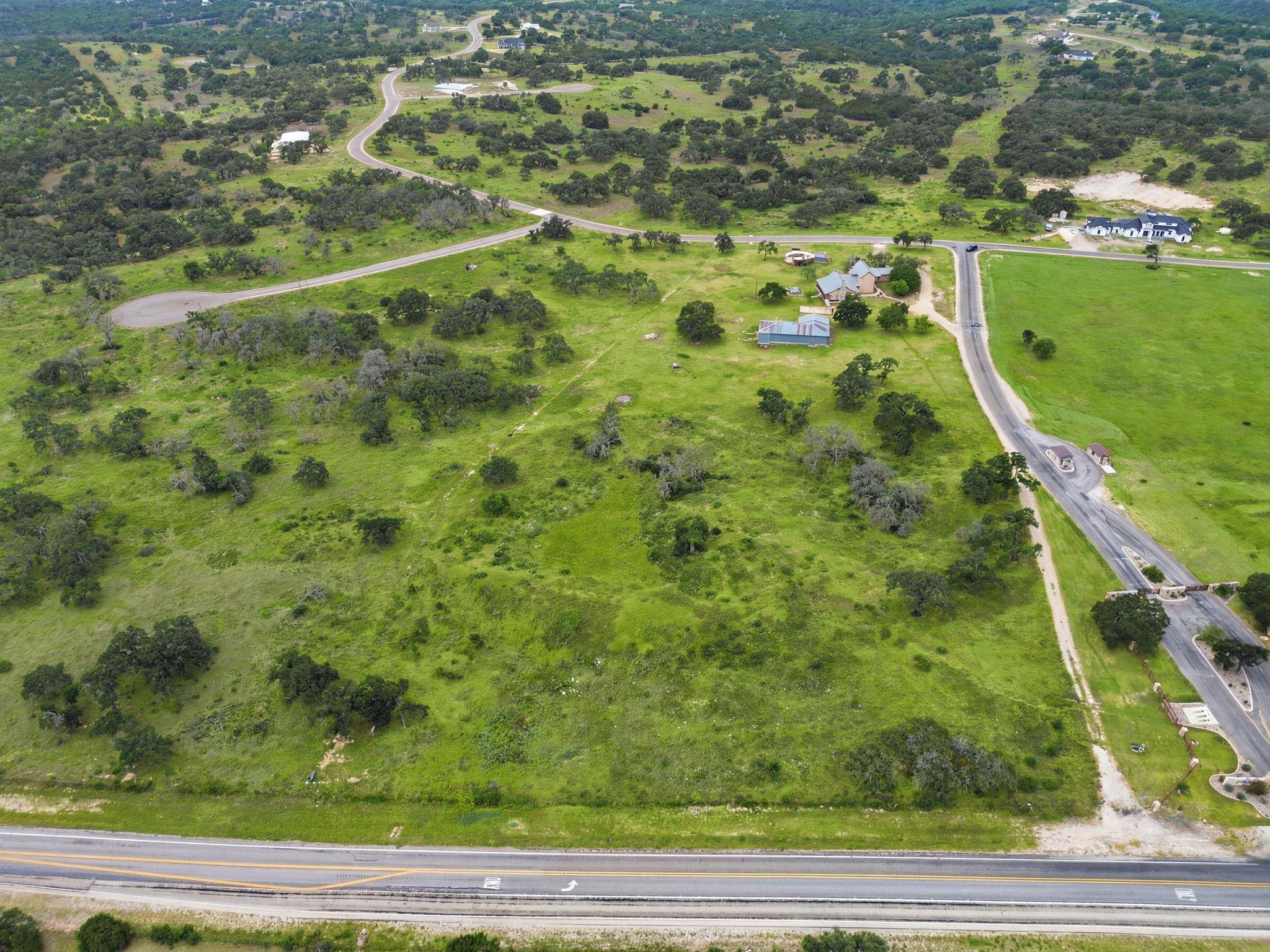 000 Muy Alto Ranch DR, Harper, TX 78631